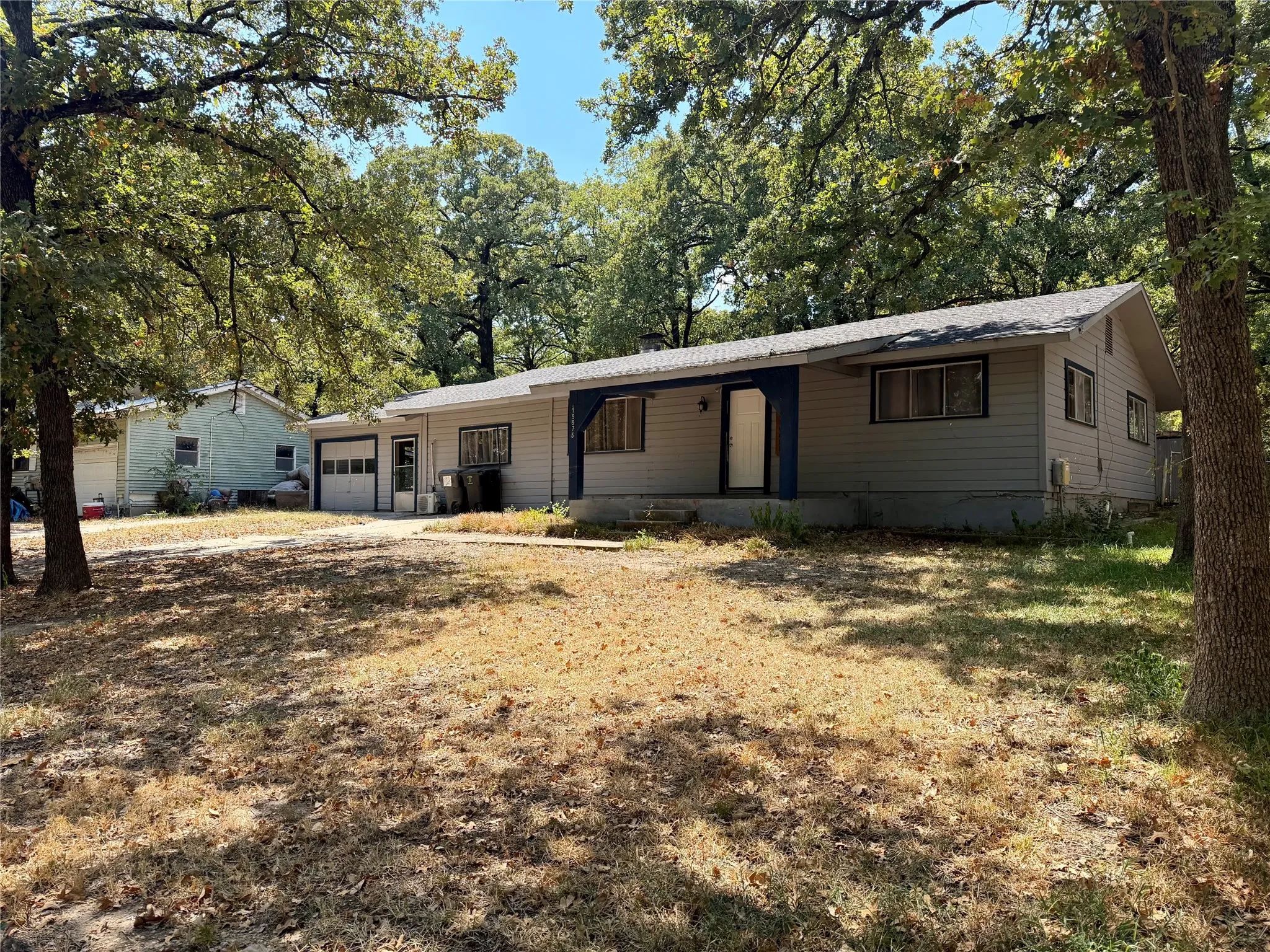 Single Family Residence For Sale in Kaufman County , 19975 Patricia Drive, Kemp, Texas 75143, 3 Bedroom, 2 Bathroom, 1 Garage spaces, 1,748 Sqft, built in 1968, mls#21378454, Real Estate Agent in Kemp, Homes For Sale in Kaufman county, Homes For Sale in Kemp, Realtor in Kemp Texas, Real Estate Brokerage Independent Realty Texas, Luminita Cordes Realtor