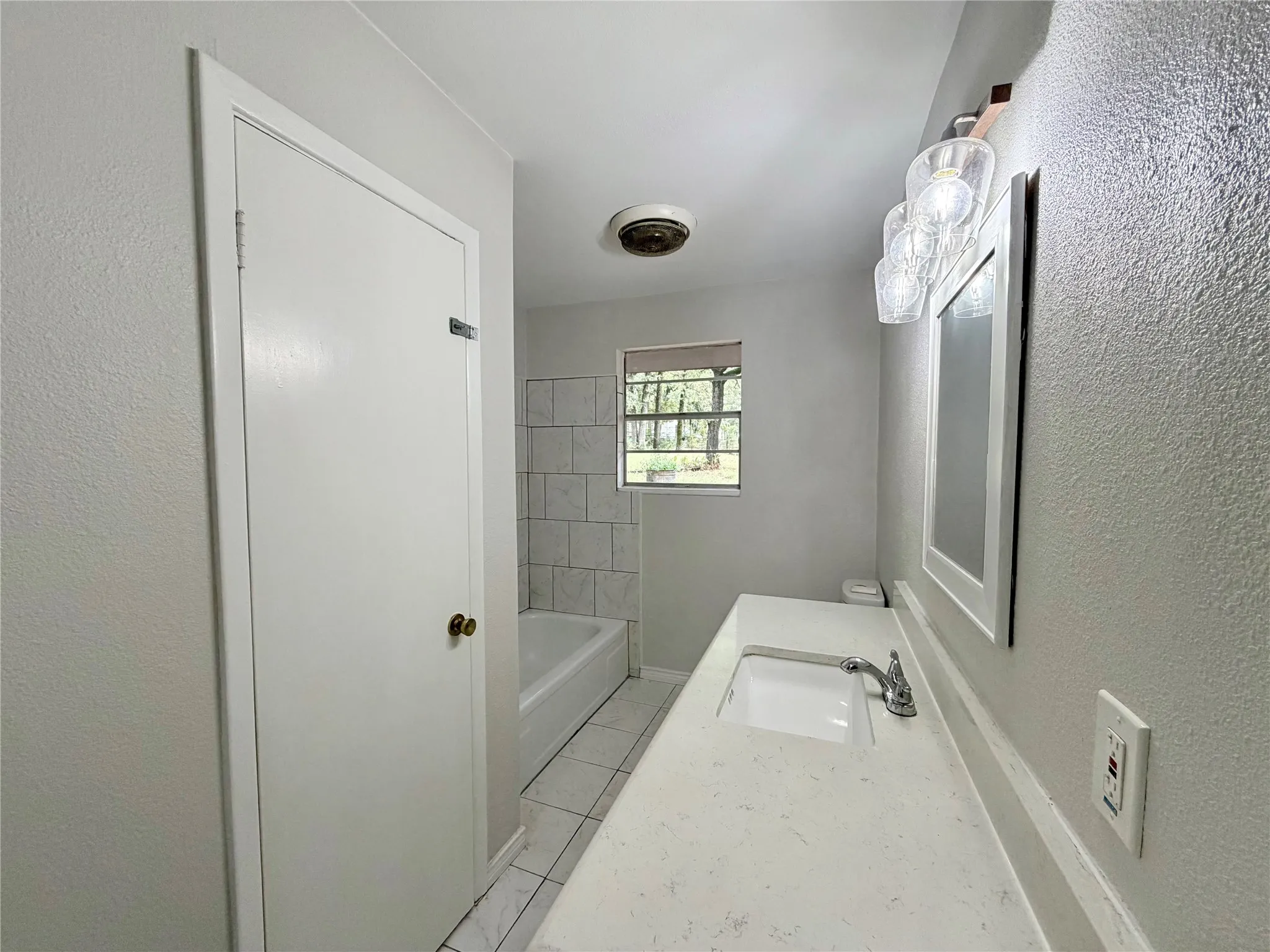Single Family Residence For Sale in Kaufman County , 19975 Patricia Drive, Kemp, Texas 75143, 3 Bedroom, 2 Bathroom, 1 Garage spaces, 1,748 Sqft, built in 1968, mls#21378454, Real Estate Agent in Kemp, Homes For Sale in Kaufman county, Homes For Sale in Kemp, Realtor in Kemp Texas, Real Estate Brokerage Independent Realty Texas, Luminita Cordes Realtor