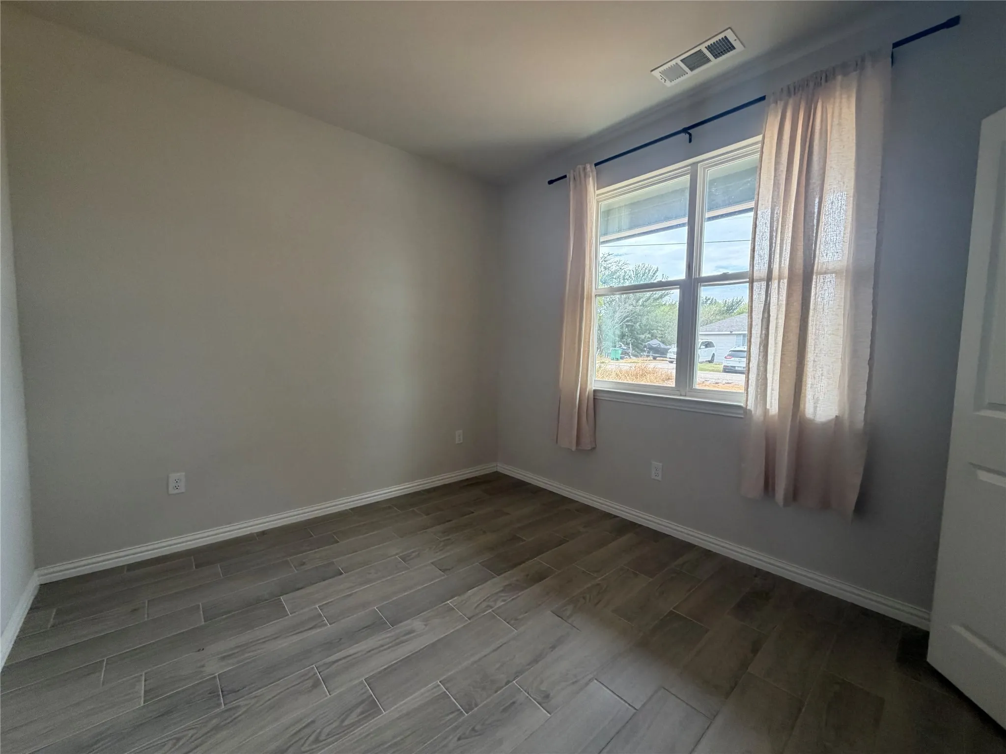 Single Family Residence For Rent in Hood County , 6111 Collins Court, Granbury, Texas 76048, 3 Bedroom, 2 Bathroom, 2 Garage spaces, 1,568 Sqft, built in 2024, mls#21378613, Real Estate Agent in Granbury, Homes For Rent in Hood county, Homes For Rent in Granbury, Realtor in Granbury Texas, Real Estate Brokerage Independent Realty Texas, Luminita Cordes Realtor