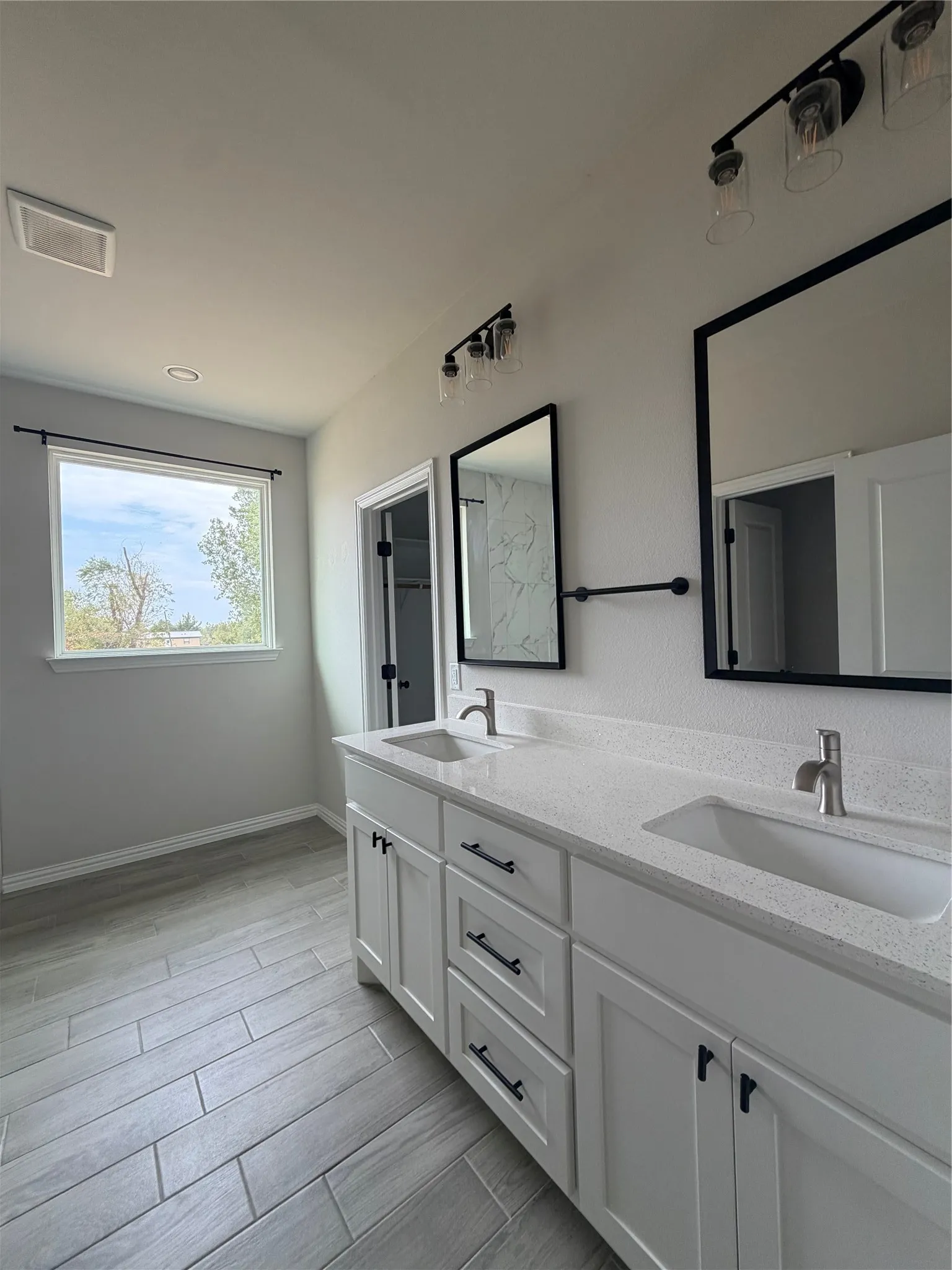 Single Family Residence For Rent in Hood County , 6111 Collins Court, Granbury, Texas 76048, 3 Bedroom, 2 Bathroom, 2 Garage spaces, 1,568 Sqft, built in 2024, mls#21378613, Real Estate Agent in Granbury, Homes For Rent in Hood county, Homes For Rent in Granbury, Realtor in Granbury Texas, Real Estate Brokerage Independent Realty Texas, Luminita Cordes Realtor