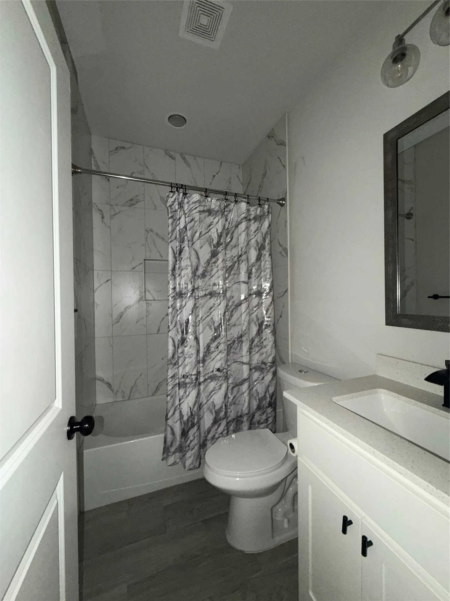 Single Family Residence For Rent in Hood County , 6111 Collins Court, Granbury, Texas 76048, 3 Bedroom, 2 Bathroom, 2 Garage spaces, 1,568 Sqft, built in 2024, mls#21378613, Real Estate Agent in Granbury, Homes For Rent in Hood county, Homes For Rent in Granbury, Realtor in Granbury Texas, Real Estate Brokerage Independent Realty Texas, Luminita Cordes Realtor
