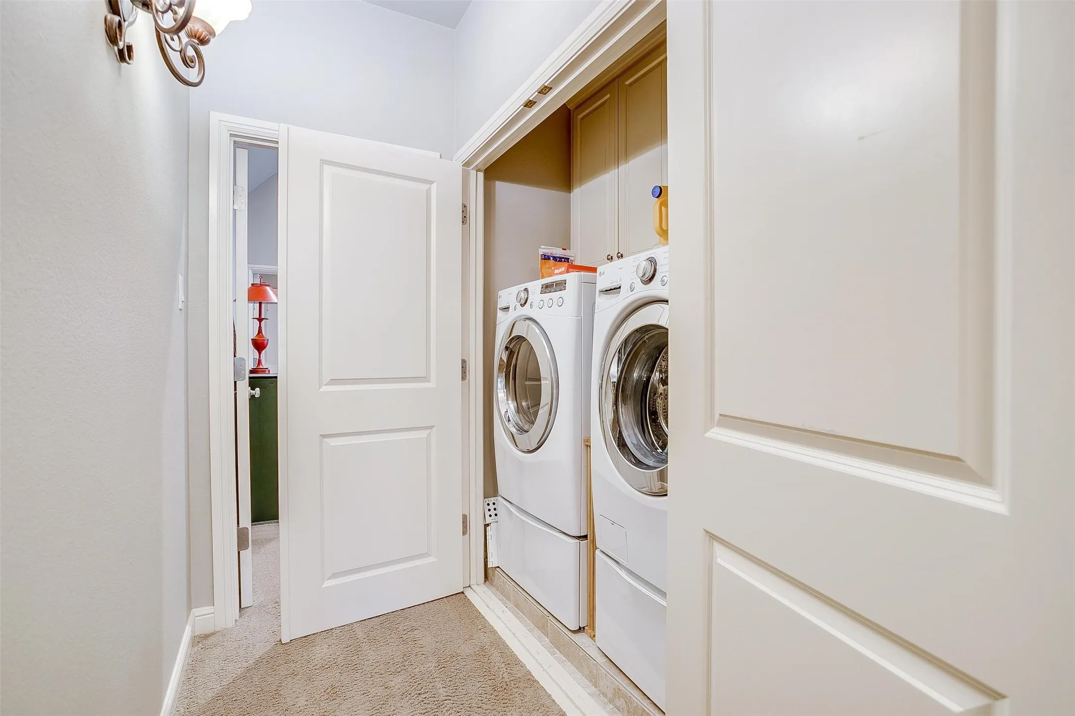 Townhouse For Rent in Tarrant County , 3727 W 4th Street, Fort Worth, Texas 76107, 2 Bedroom, 3 Bathroom, 2 Garage spaces, 2,000 Sqft, built in 2005, mls#21378581, Real Estate Agent in Fort Worth, Homes For Rent in Tarrant county, Homes For Rent in Fort Worth, Realtor in Fort Worth Texas, Real Estate Brokerage Independent Realty Texas, Luminita Cordes Realtor