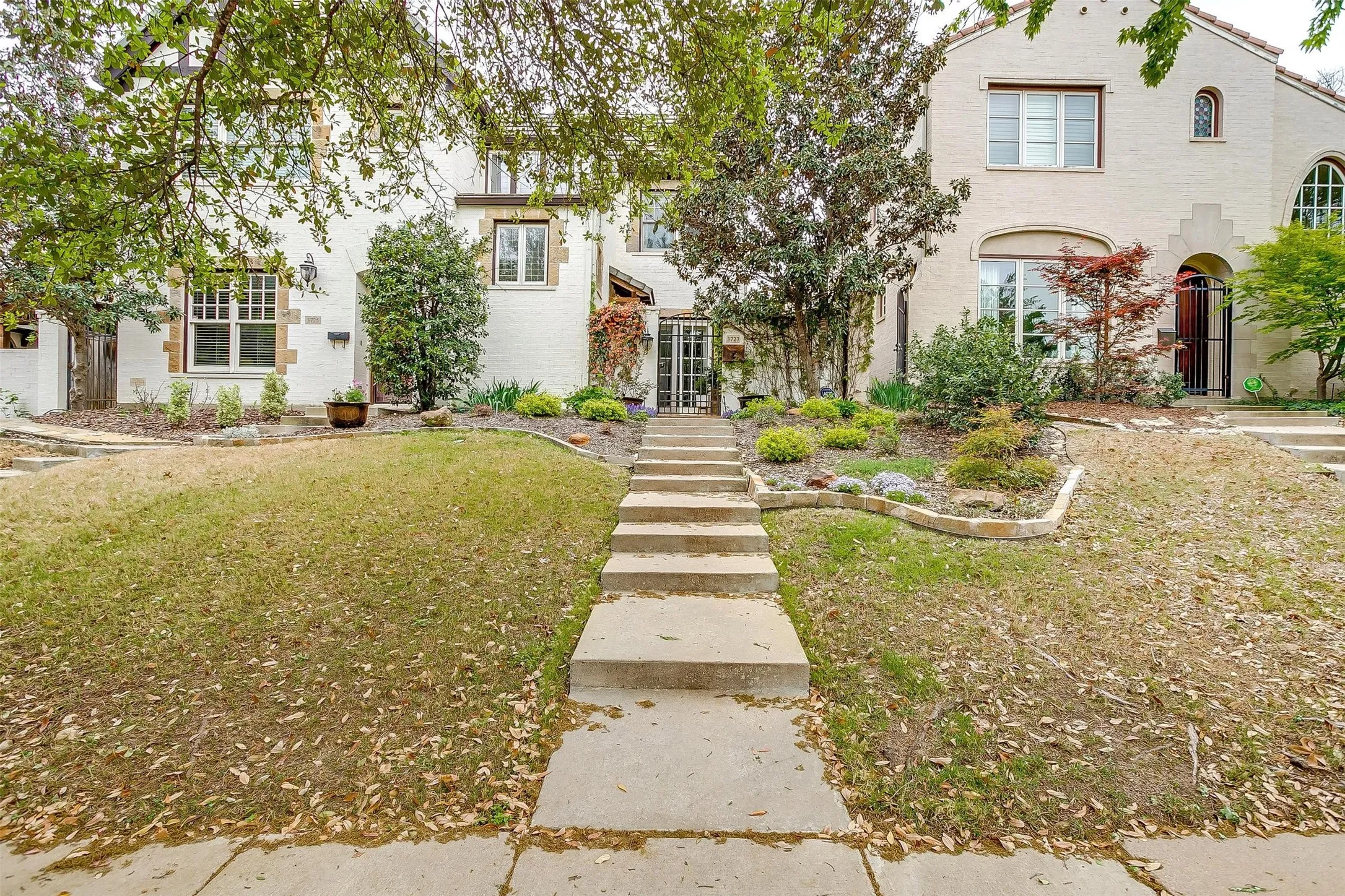 Townhouse For Rent in Tarrant County , 3727 W 4th Street, Fort Worth, Texas 76107, 2 Bedroom, 3 Bathroom, 2 Garage spaces, 2,000 Sqft, built in 2005, mls#21378581, Real Estate Agent in Fort Worth, Homes For Rent in Tarrant county, Homes For Rent in Fort Worth, Realtor in Fort Worth Texas, Real Estate Brokerage Independent Realty Texas, Luminita Cordes Realtor