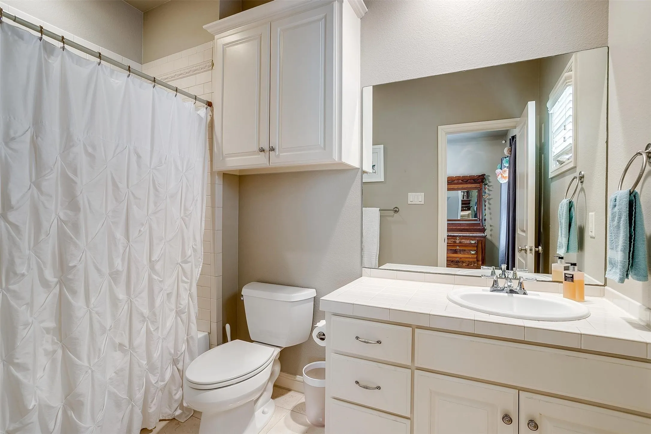 Townhouse For Rent in Tarrant County , 3727 W 4th Street, Fort Worth, Texas 76107, 2 Bedroom, 3 Bathroom, 2 Garage spaces, 2,000 Sqft, built in 2005, mls#21378581, Real Estate Agent in Fort Worth, Homes For Rent in Tarrant county, Homes For Rent in Fort Worth, Realtor in Fort Worth Texas, Real Estate Brokerage Independent Realty Texas, Luminita Cordes Realtor