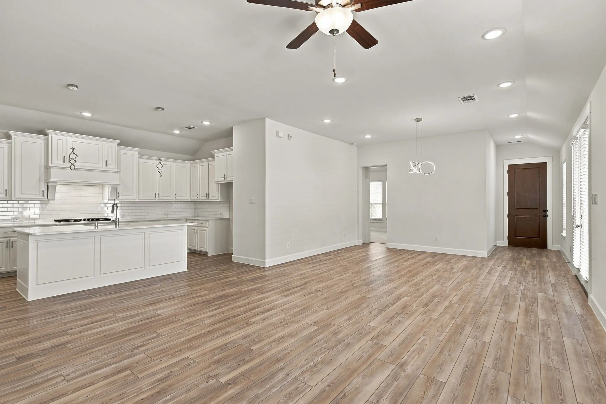 Single Family Residence For Rent in Collin County , 13008 Cabana Drive, Frisco, Texas 75035, 3 Bedroom, 3 Bathroom, 2 Garage spaces, 1,923 Sqft, built in 2020, mls#21378571, Real Estate Agent in Frisco, Homes For Rent in Collin county, Homes For Rent in Frisco, Realtor in Frisco Texas, Real Estate Brokerage Independent Realty Texas, Luminita Cordes Realtor