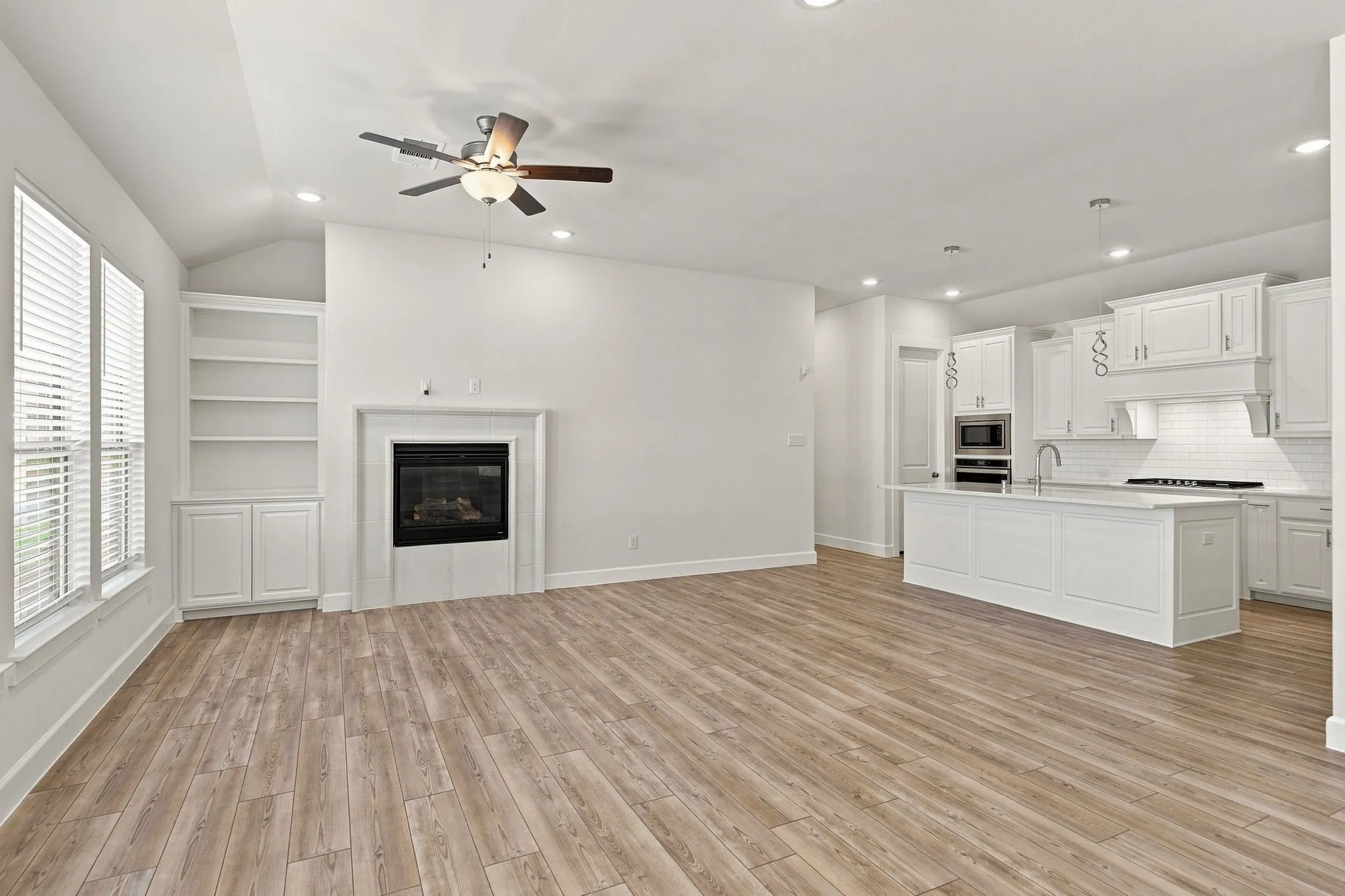 Single Family Residence For Rent in Collin County , 13008 Cabana Drive, Frisco, Texas 75035, 3 Bedroom, 3 Bathroom, 2 Garage spaces, 1,923 Sqft, built in 2020, mls#21378571, Real Estate Agent in Frisco, Homes For Rent in Collin county, Homes For Rent in Frisco, Realtor in Frisco Texas, Real Estate Brokerage Independent Realty Texas, Luminita Cordes Realtor