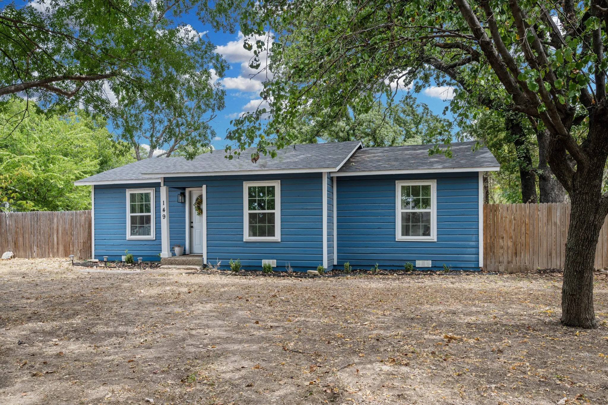 Single Family Residence For Sale in Tarrant County , 149 Gordon Drive, Azle, Texas 76020, 3 Bedroom, 2 Bathroom, Garage spaces, 1,200 Sqft, built in 0, mls#21377490, Real Estate Agent in Azle, Homes For Sale in Tarrant county, Homes For Sale in Azle, Realtor in Azle Texas, Real Estate Brokerage Independent Realty Texas, Luminita Cordes Realtor