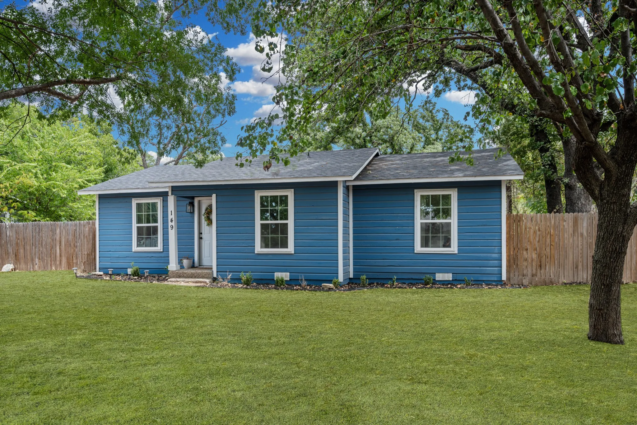 Single Family Residence For Sale in Tarrant County , 149 Gordon Drive, Azle, Texas 76020, 3 Bedroom, 2 Bathroom, Garage spaces, 1,200 Sqft, built in 0, mls#21377490, Real Estate Agent in Azle, Homes For Sale in Tarrant county, Homes For Sale in Azle, Realtor in Azle Texas, Real Estate Brokerage Independent Realty Texas, Luminita Cordes Realtor
