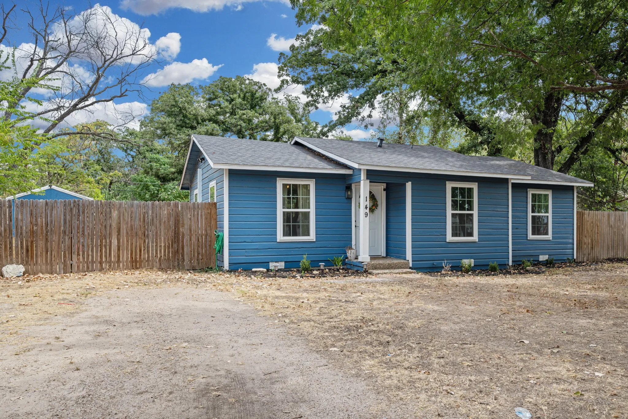 Single Family Residence For Sale in Tarrant County , 149 Gordon Drive, Azle, Texas 76020, 3 Bedroom, 2 Bathroom, Garage spaces, 1,200 Sqft, built in 0, mls#21377490, Real Estate Agent in Azle, Homes For Sale in Tarrant county, Homes For Sale in Azle, Realtor in Azle Texas, Real Estate Brokerage Independent Realty Texas, Luminita Cordes Realtor