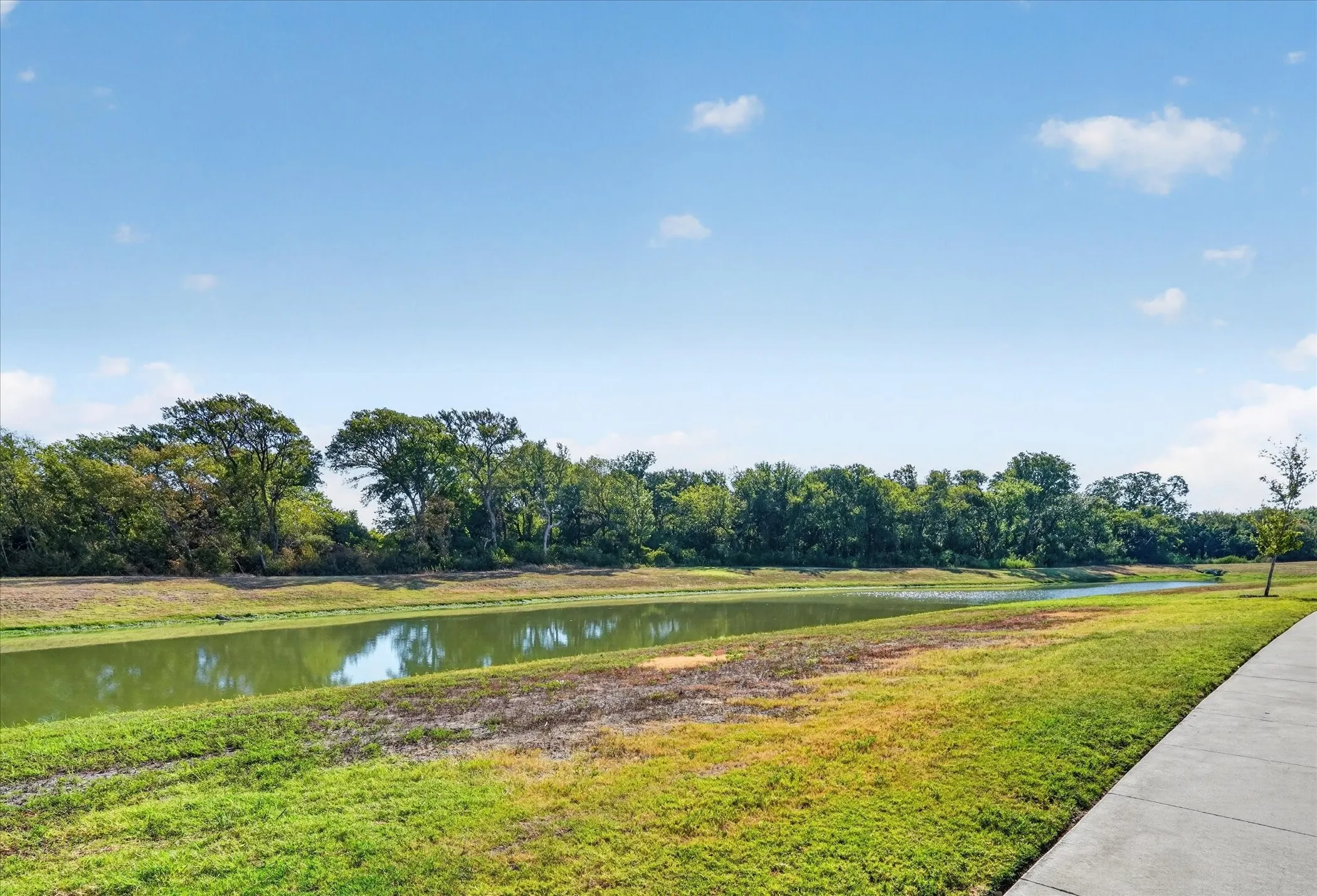Single Family Residence For Rent in Ellis County , 2209 Ava Drive, Ennis, Texas 75119, 3 Bedroom, 2 Bathroom, 2 Garage spaces, 1,306 Sqft, built in 2023, mls#21376668, Real Estate Agent in Ennis, Homes For Rent in Ellis county, Homes For Rent in Ennis, Realtor in Ennis Texas, Real Estate Brokerage Independent Realty Texas, Luminita Cordes Realtor