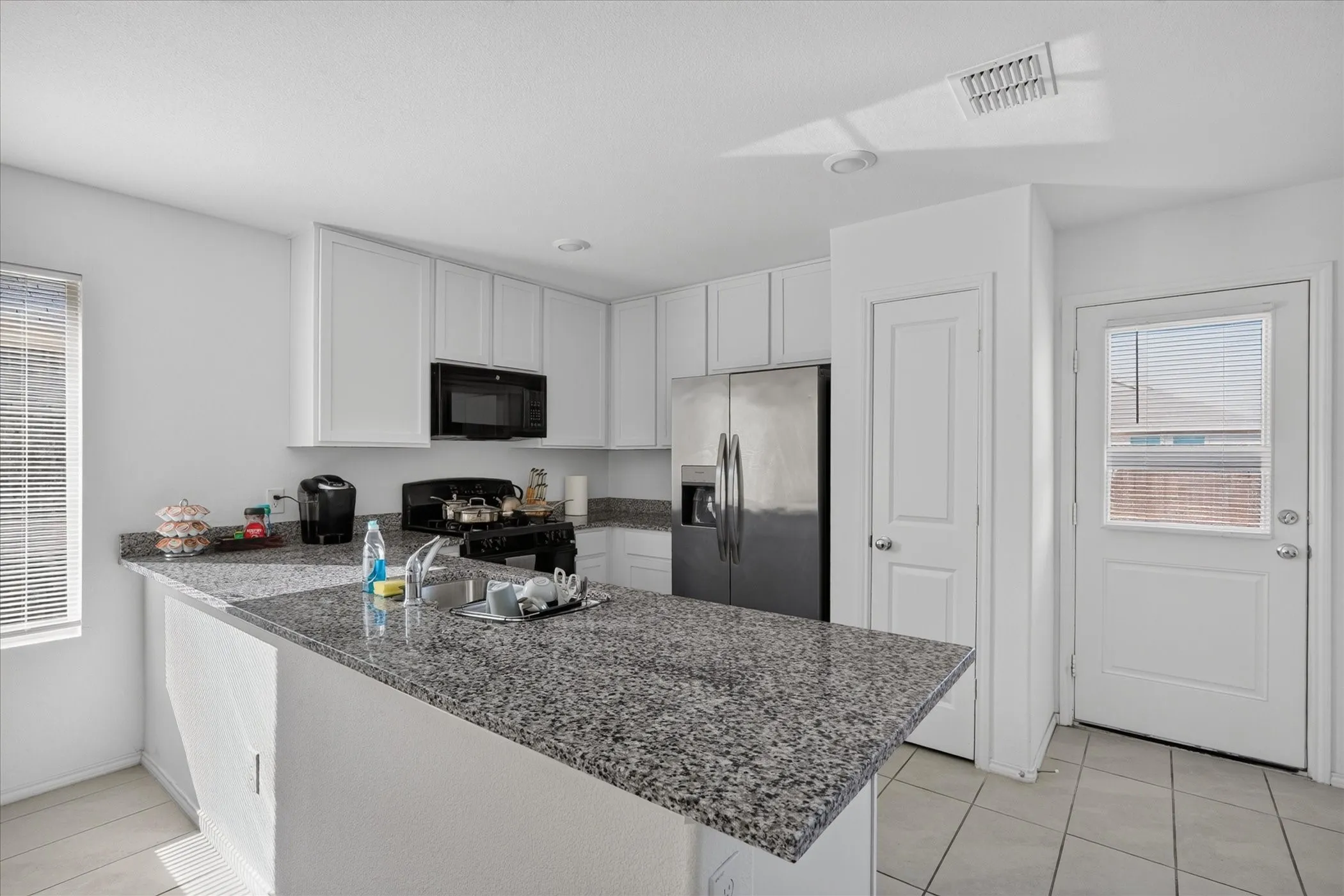 Single Family Residence For Rent in Ellis County , 2209 Ava Drive, Ennis, Texas 75119, 3 Bedroom, 2 Bathroom, 2 Garage spaces, 1,306 Sqft, built in 2023, mls#21376668, Real Estate Agent in Ennis, Homes For Rent in Ellis county, Homes For Rent in Ennis, Realtor in Ennis Texas, Real Estate Brokerage Independent Realty Texas, Luminita Cordes Realtor