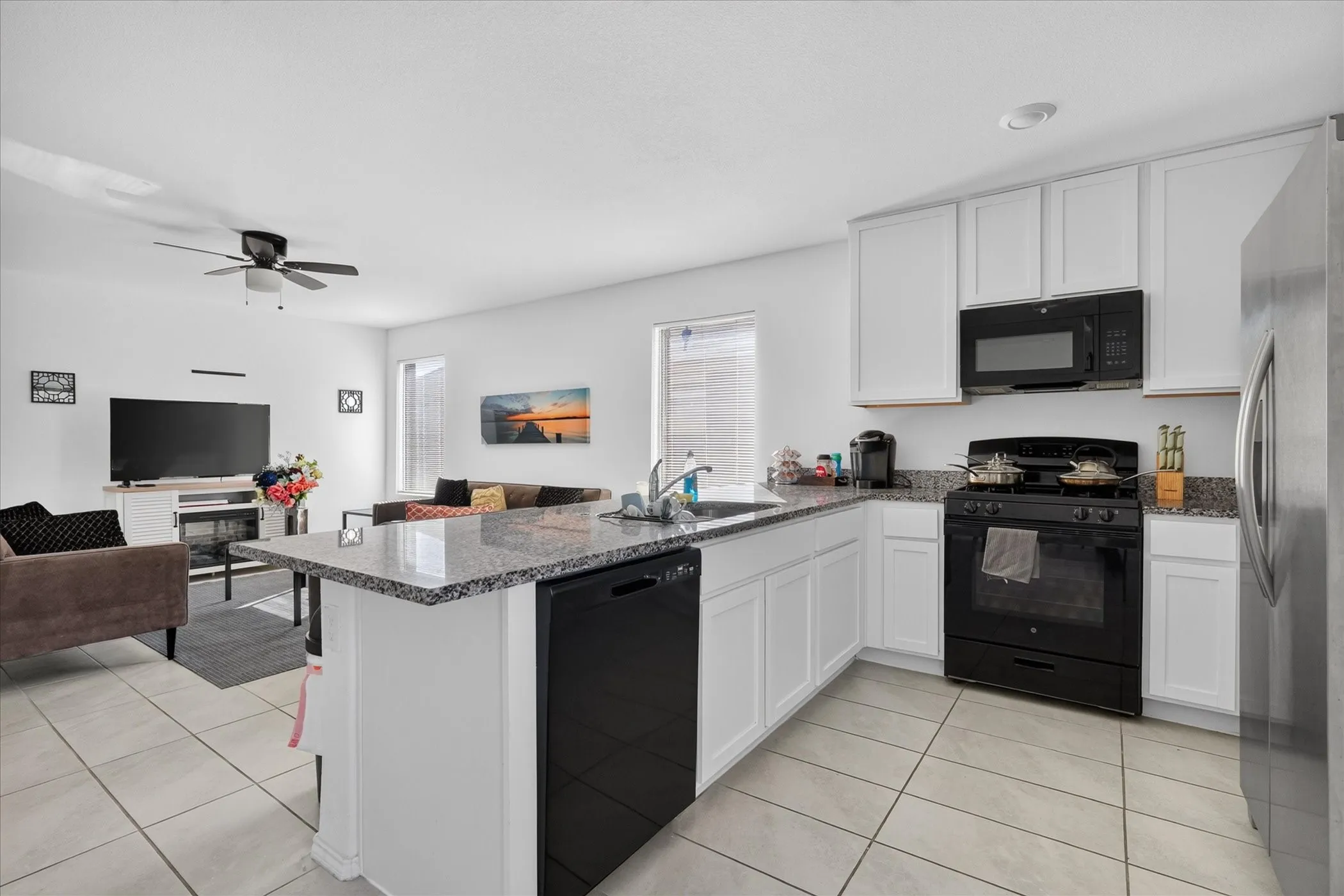 Single Family Residence For Rent in Ellis County , 2209 Ava Drive, Ennis, Texas 75119, 3 Bedroom, 2 Bathroom, 2 Garage spaces, 1,306 Sqft, built in 2023, mls#21376668, Real Estate Agent in Ennis, Homes For Rent in Ellis county, Homes For Rent in Ennis, Realtor in Ennis Texas, Real Estate Brokerage Independent Realty Texas, Luminita Cordes Realtor