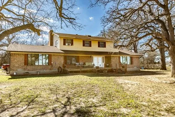 Farm For Sale in Kaufman County , 12005 County Road 4078, Scurry, Texas 75158, 5 Bedroom, 3 Bathroom, Garage spaces, 3,102 Sqft, built in 1965, mls#21378580, Real Estate Agent in Scurry, Homes For Sale in Kaufman county, Homes For Sale in Scurry, Realtor in Scurry Texas, Real Estate Brokerage Independent Realty Texas, Luminita Cordes Realtor