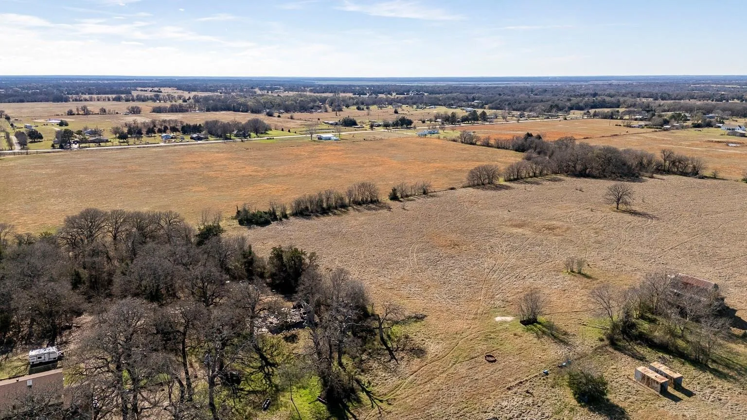 Farm For Sale in Kaufman County , 12005 County Road 4078, Scurry, Texas 75158, 5 Bedroom, 3 Bathroom, Garage spaces, 3,102 Sqft, built in 1965, mls#21378580, Real Estate Agent in Scurry, Homes For Sale in Kaufman county, Homes For Sale in Scurry, Realtor in Scurry Texas, Real Estate Brokerage Independent Realty Texas, Luminita Cordes Realtor
