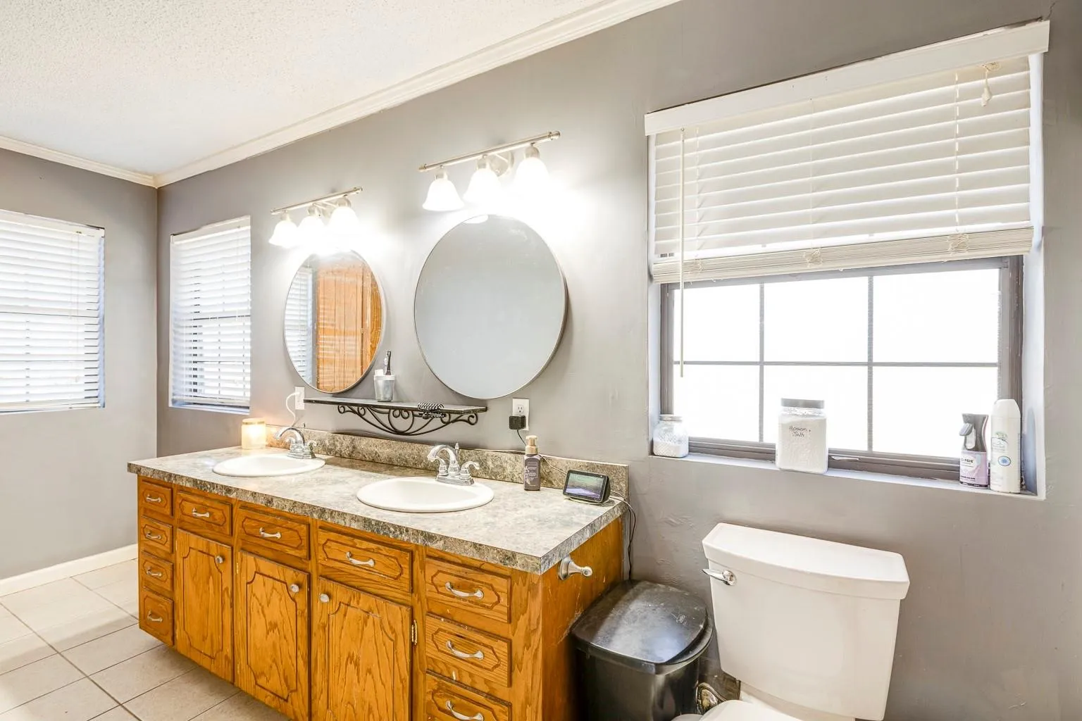 Farm For Sale in Kaufman County , 12005 County Road 4078, Scurry, Texas 75158, 5 Bedroom, 3 Bathroom, Garage spaces, 3,102 Sqft, built in 1965, mls#21378580, Real Estate Agent in Scurry, Homes For Sale in Kaufman county, Homes For Sale in Scurry, Realtor in Scurry Texas, Real Estate Brokerage Independent Realty Texas, Luminita Cordes Realtor