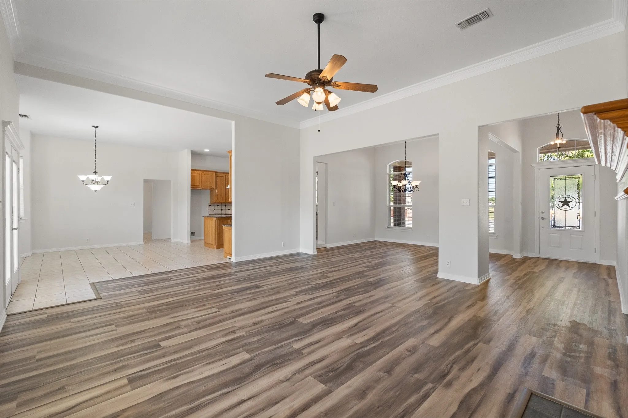 Single Family Residence For Sale in Johnson County , 2521 Pecan Springs Road, Cleburne, Texas 76031, 4 Bedroom, 3 Bathroom, 2 Garage spaces, 2,425 Sqft, built in 2004, mls#21377658, Real Estate Agent in Cleburne, Homes For Sale in Johnson county, Homes For Sale in Cleburne, Realtor in Cleburne Texas, Real Estate Brokerage Independent Realty Texas, Luminita Cordes Realtor