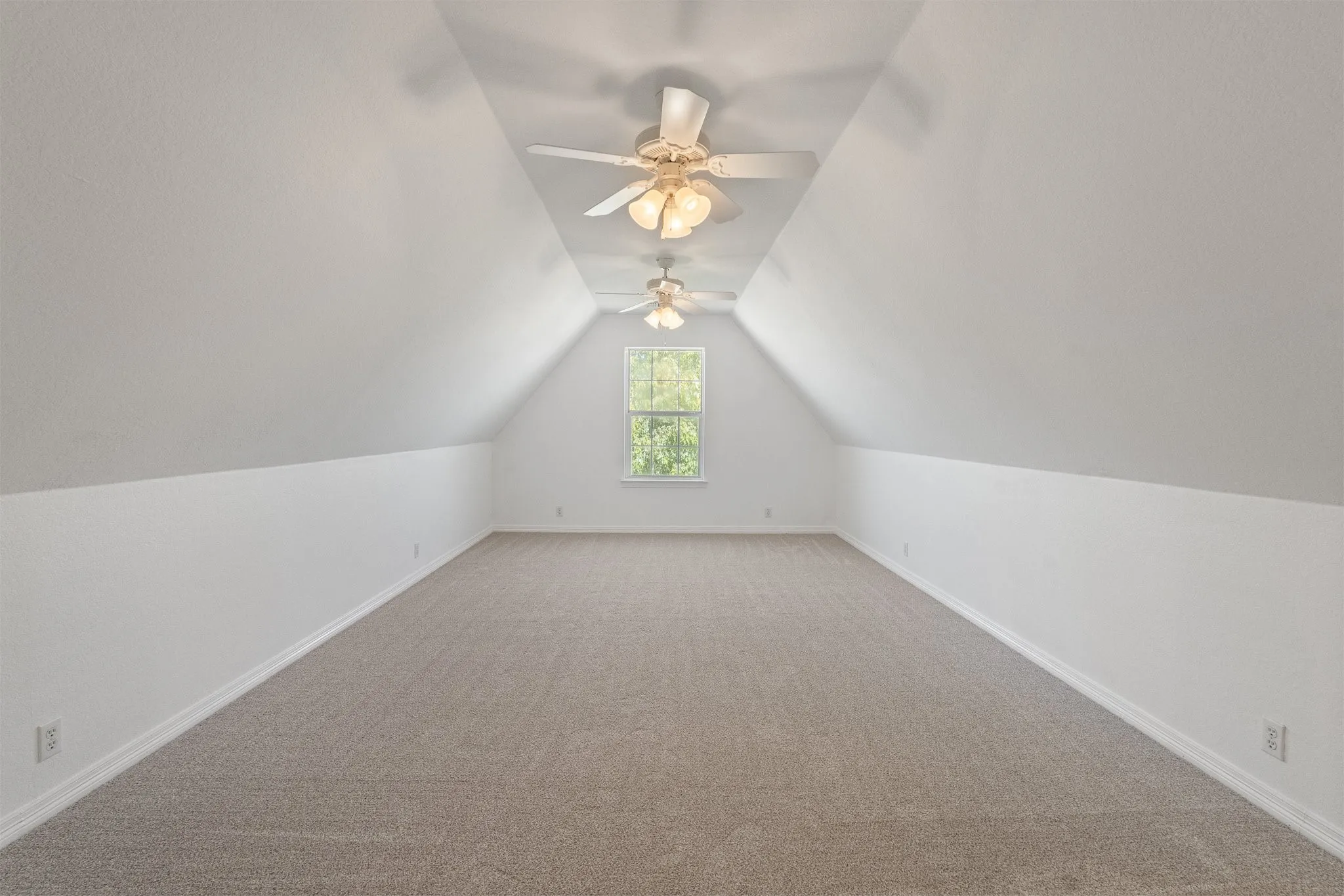 Single Family Residence For Sale in Johnson County , 2521 Pecan Springs Road, Cleburne, Texas 76031, 4 Bedroom, 3 Bathroom, 2 Garage spaces, 2,425 Sqft, built in 2004, mls#21377658, Real Estate Agent in Cleburne, Homes For Sale in Johnson county, Homes For Sale in Cleburne, Realtor in Cleburne Texas, Real Estate Brokerage Independent Realty Texas, Luminita Cordes Realtor