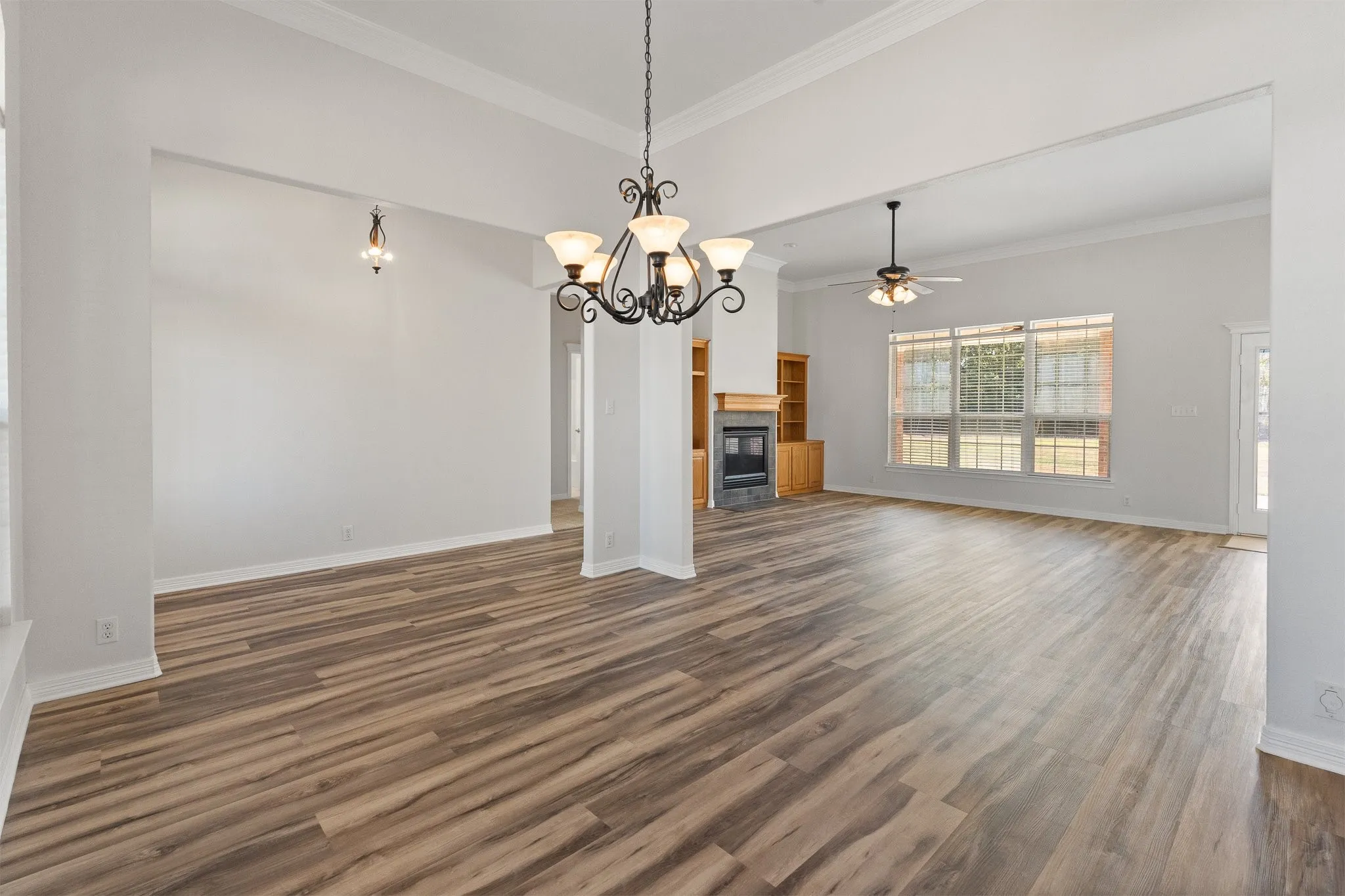 Single Family Residence For Sale in Johnson County , 2521 Pecan Springs Road, Cleburne, Texas 76031, 4 Bedroom, 3 Bathroom, 2 Garage spaces, 2,425 Sqft, built in 2004, mls#21377658, Real Estate Agent in Cleburne, Homes For Sale in Johnson county, Homes For Sale in Cleburne, Realtor in Cleburne Texas, Real Estate Brokerage Independent Realty Texas, Luminita Cordes Realtor