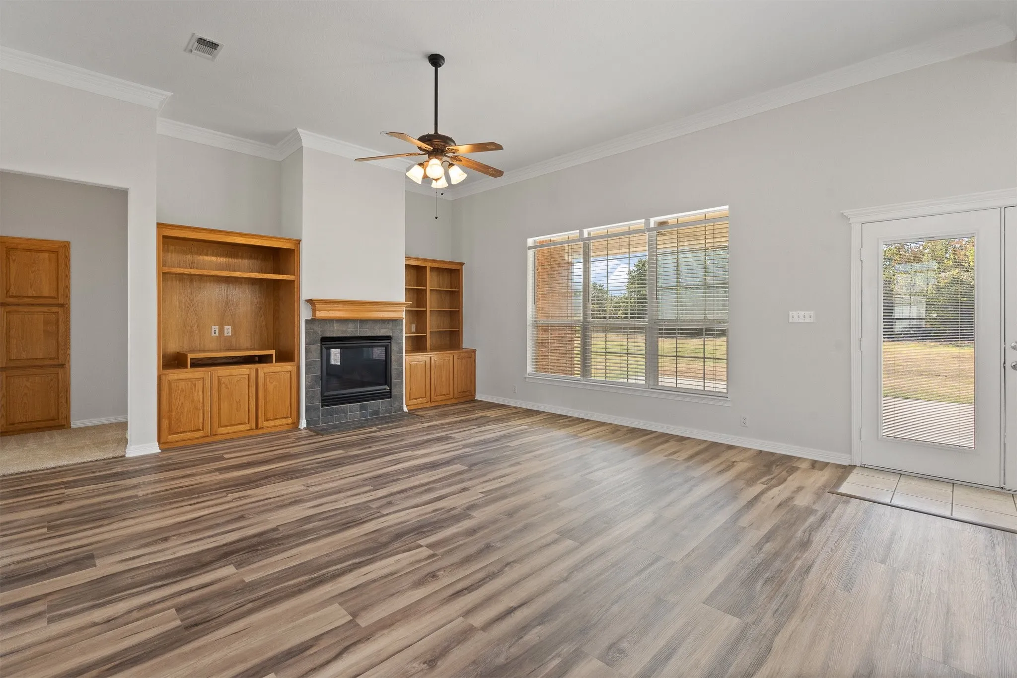 Single Family Residence For Sale in Johnson County , 2521 Pecan Springs Road, Cleburne, Texas 76031, 4 Bedroom, 3 Bathroom, 2 Garage spaces, 2,425 Sqft, built in 2004, mls#21377658, Real Estate Agent in Cleburne, Homes For Sale in Johnson county, Homes For Sale in Cleburne, Realtor in Cleburne Texas, Real Estate Brokerage Independent Realty Texas, Luminita Cordes Realtor