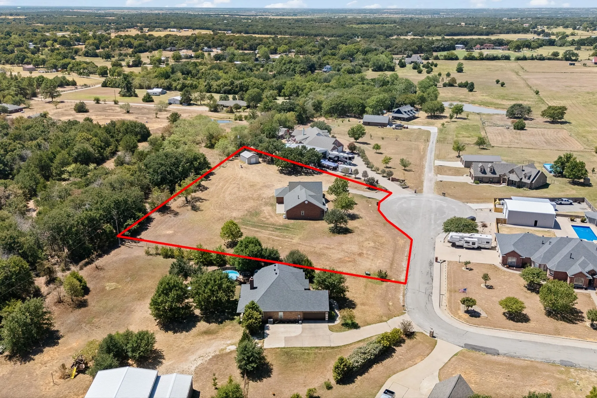 Single Family Residence For Sale in Johnson County , 2521 Pecan Springs Road, Cleburne, Texas 76031, 4 Bedroom, 3 Bathroom, 2 Garage spaces, 2,425 Sqft, built in 2004, mls#21377658, Real Estate Agent in Cleburne, Homes For Sale in Johnson county, Homes For Sale in Cleburne, Realtor in Cleburne Texas, Real Estate Brokerage Independent Realty Texas, Luminita Cordes Realtor