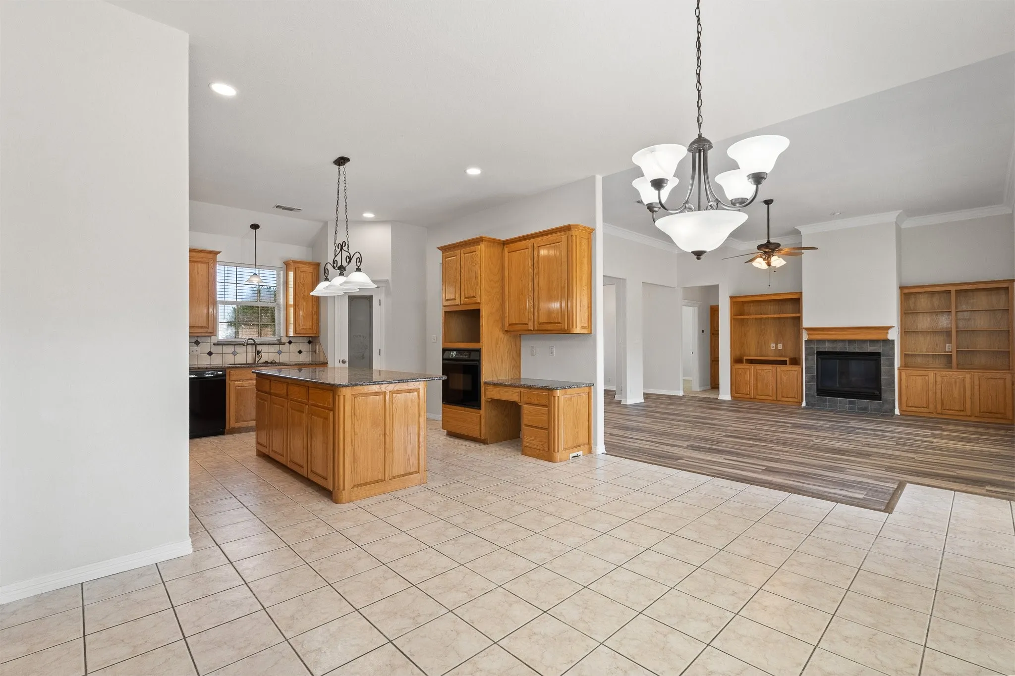 Single Family Residence For Sale in Johnson County , 2521 Pecan Springs Road, Cleburne, Texas 76031, 4 Bedroom, 3 Bathroom, 2 Garage spaces, 2,425 Sqft, built in 2004, mls#21377658, Real Estate Agent in Cleburne, Homes For Sale in Johnson county, Homes For Sale in Cleburne, Realtor in Cleburne Texas, Real Estate Brokerage Independent Realty Texas, Luminita Cordes Realtor