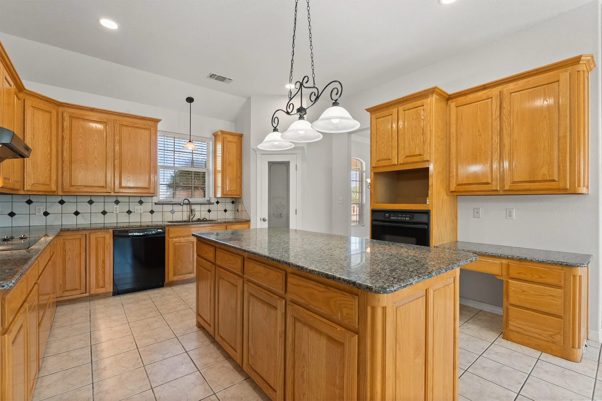 Single Family Residence For Sale in Johnson County , 2521 Pecan Springs Road, Cleburne, Texas 76031, 4 Bedroom, 3 Bathroom, 2 Garage spaces, 2,425 Sqft, built in 2004, mls#21377658, Real Estate Agent in Cleburne, Homes For Sale in Johnson county, Homes For Sale in Cleburne, Realtor in Cleburne Texas, Real Estate Brokerage Independent Realty Texas, Luminita Cordes Realtor