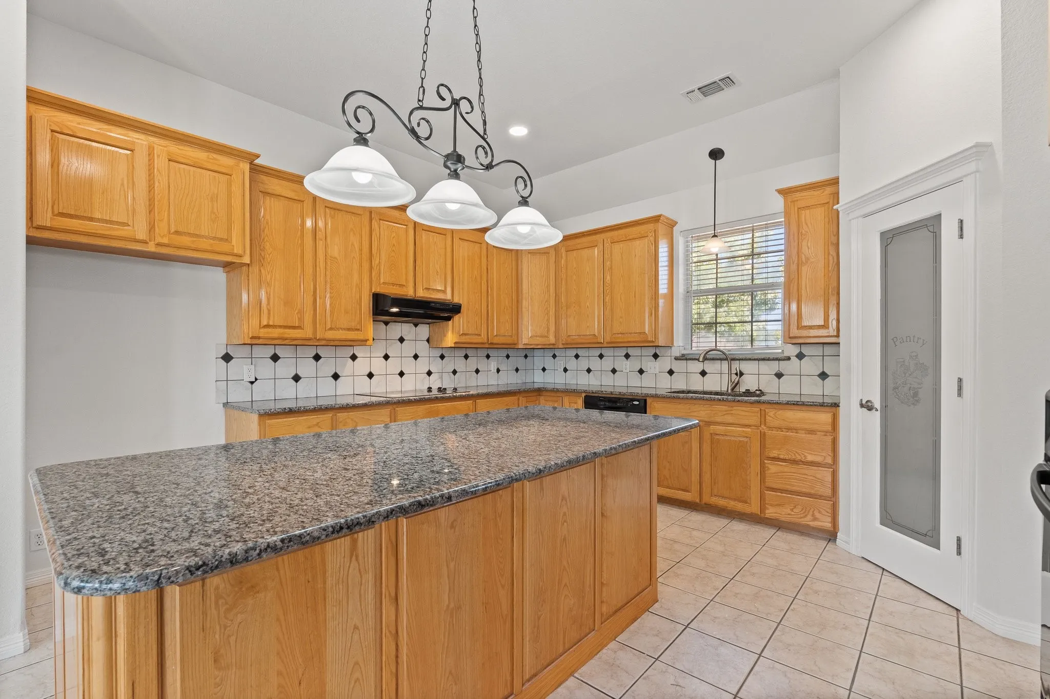 Single Family Residence For Sale in Johnson County , 2521 Pecan Springs Road, Cleburne, Texas 76031, 4 Bedroom, 3 Bathroom, 2 Garage spaces, 2,425 Sqft, built in 2004, mls#21377658, Real Estate Agent in Cleburne, Homes For Sale in Johnson county, Homes For Sale in Cleburne, Realtor in Cleburne Texas, Real Estate Brokerage Independent Realty Texas, Luminita Cordes Realtor