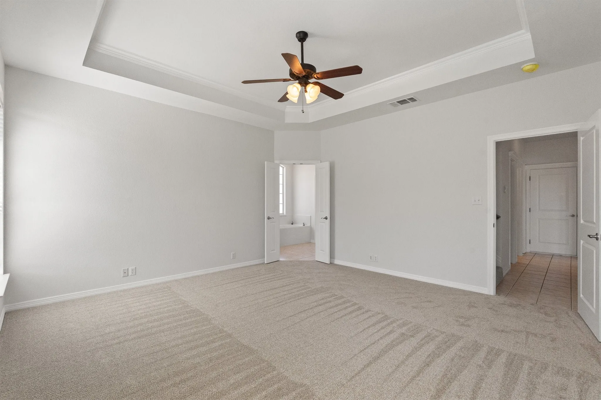 Single Family Residence For Sale in Johnson County , 2521 Pecan Springs Road, Cleburne, Texas 76031, 4 Bedroom, 3 Bathroom, 2 Garage spaces, 2,425 Sqft, built in 2004, mls#21377658, Real Estate Agent in Cleburne, Homes For Sale in Johnson county, Homes For Sale in Cleburne, Realtor in Cleburne Texas, Real Estate Brokerage Independent Realty Texas, Luminita Cordes Realtor