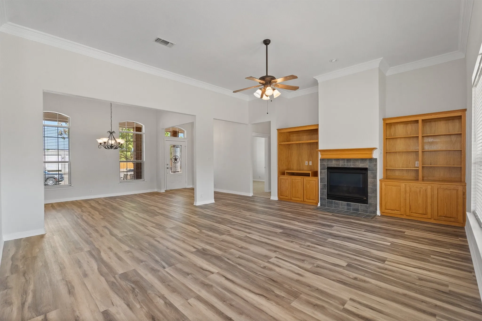 Single Family Residence For Sale in Johnson County , 2521 Pecan Springs Road, Cleburne, Texas 76031, 4 Bedroom, 3 Bathroom, 2 Garage spaces, 2,425 Sqft, built in 2004, mls#21377658, Real Estate Agent in Cleburne, Homes For Sale in Johnson county, Homes For Sale in Cleburne, Realtor in Cleburne Texas, Real Estate Brokerage Independent Realty Texas, Luminita Cordes Realtor