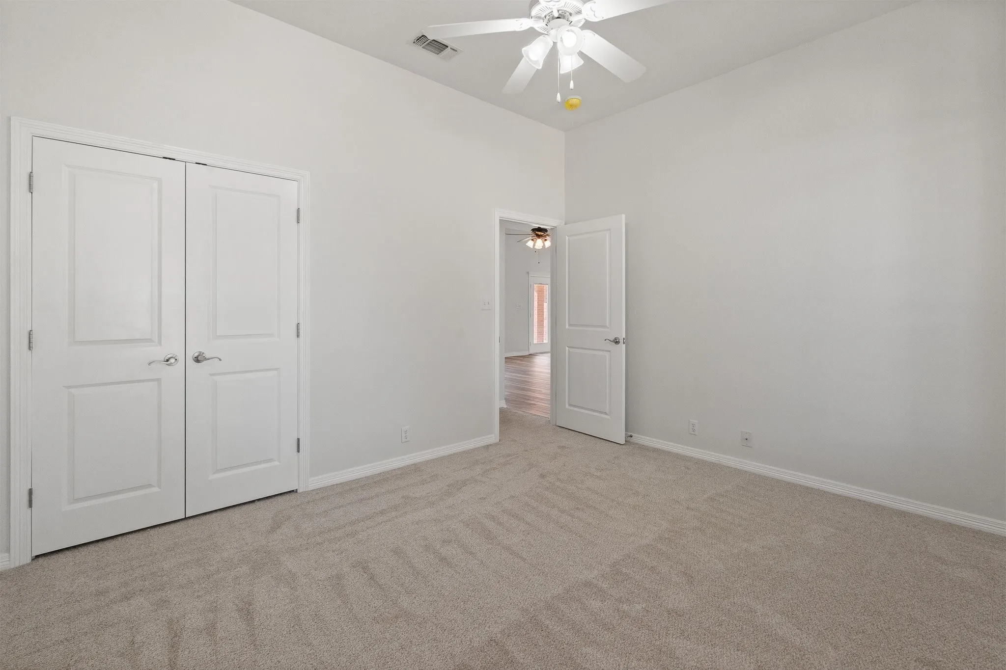 Single Family Residence For Sale in Johnson County , 2521 Pecan Springs Road, Cleburne, Texas 76031, 4 Bedroom, 3 Bathroom, 2 Garage spaces, 2,425 Sqft, built in 2004, mls#21377658, Real Estate Agent in Cleburne, Homes For Sale in Johnson county, Homes For Sale in Cleburne, Realtor in Cleburne Texas, Real Estate Brokerage Independent Realty Texas, Luminita Cordes Realtor