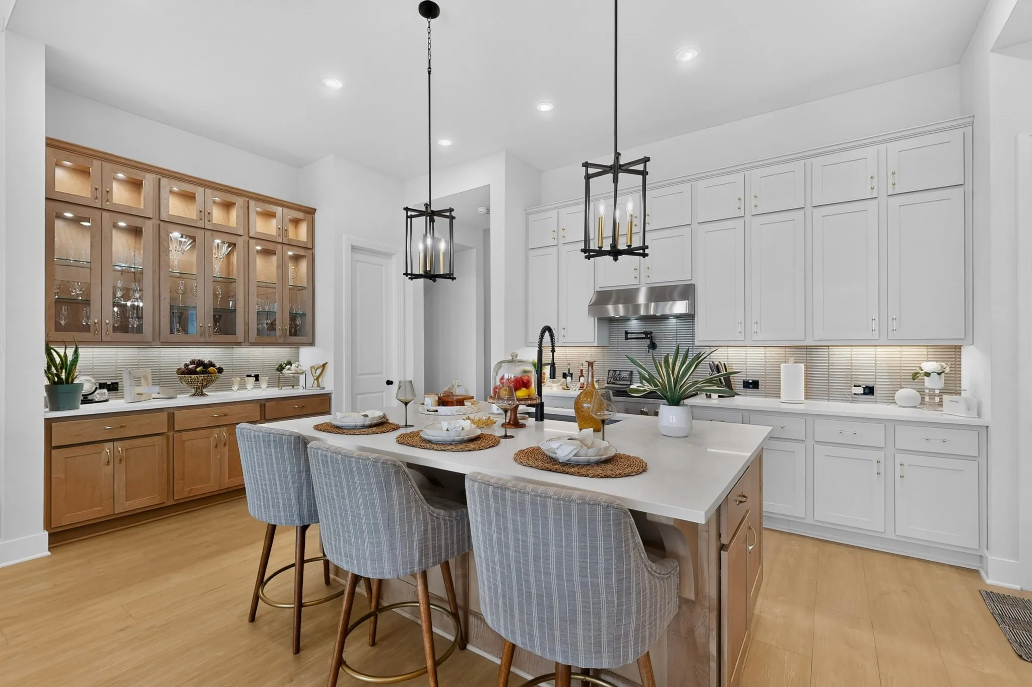 Single Family Residence For Sale in Ellis County , 2329 Slate Drive, Waxahachie, Texas 75167, 4 Bedroom, 5 Bathroom, 3 Garage spaces, 2,899 Sqft, built in 2025, mls#21378631, Real Estate Agent in Waxahachie, Homes For Sale in Ellis county, Homes For Sale in Waxahachie, Realtor in Waxahachie Texas, Real Estate Brokerage Independent Realty Texas, Luminita Cordes Realtor
