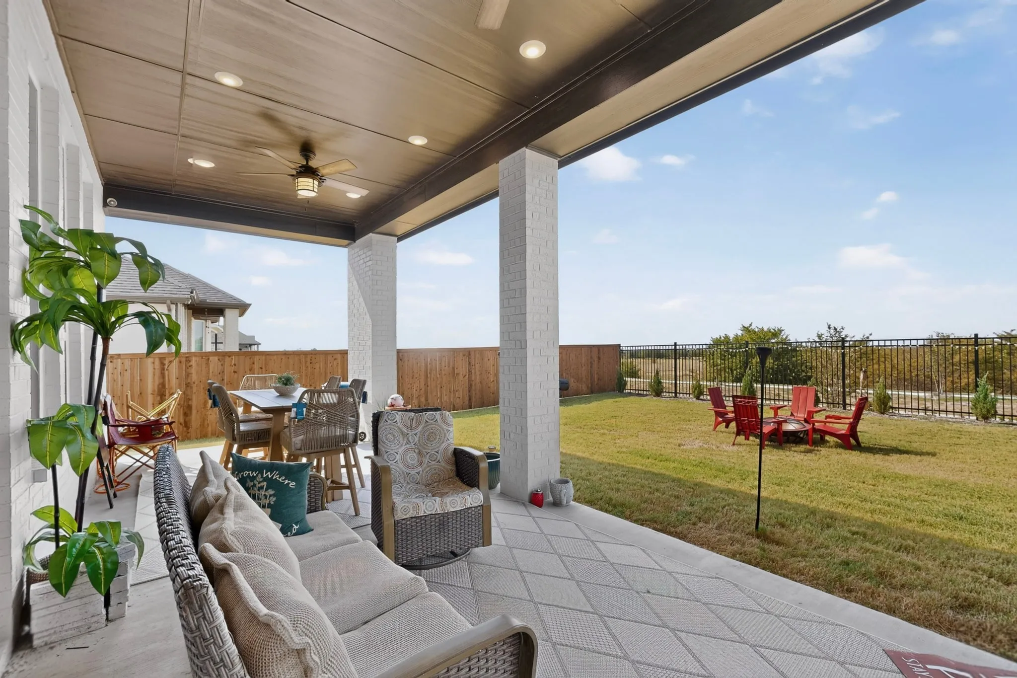 Single Family Residence For Sale in Ellis County , 2329 Slate Drive, Waxahachie, Texas 75167, 4 Bedroom, 5 Bathroom, 3 Garage spaces, 2,899 Sqft, built in 2025, mls#21378631, Real Estate Agent in Waxahachie, Homes For Sale in Ellis county, Homes For Sale in Waxahachie, Realtor in Waxahachie Texas, Real Estate Brokerage Independent Realty Texas, Luminita Cordes Realtor