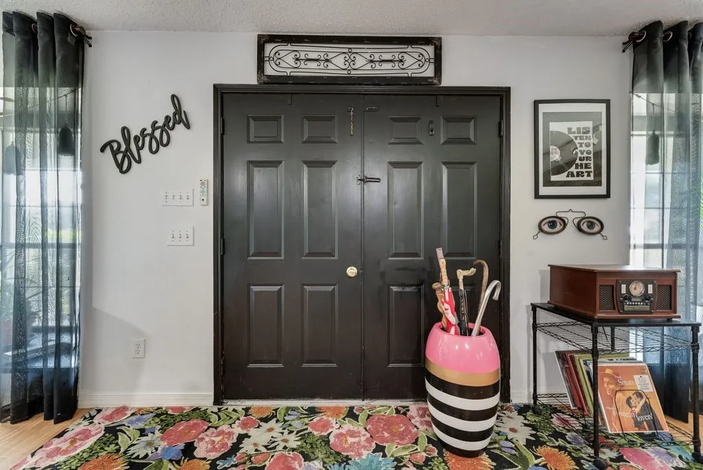 Single Family Residence For Sale in Dallas County , 413 Francis Street, Seagoville, Texas 75159, 2 Bedroom, 2 Bathroom, 2 Garage spaces, 1,994 Sqft, built in 1993, mls#21378219, Real Estate Agent in Seagoville, Homes For Sale in Dallas county, Homes For Sale in Seagoville, Realtor in Seagoville Texas, Real Estate Brokerage Independent Realty Texas, Luminita Cordes Realtor