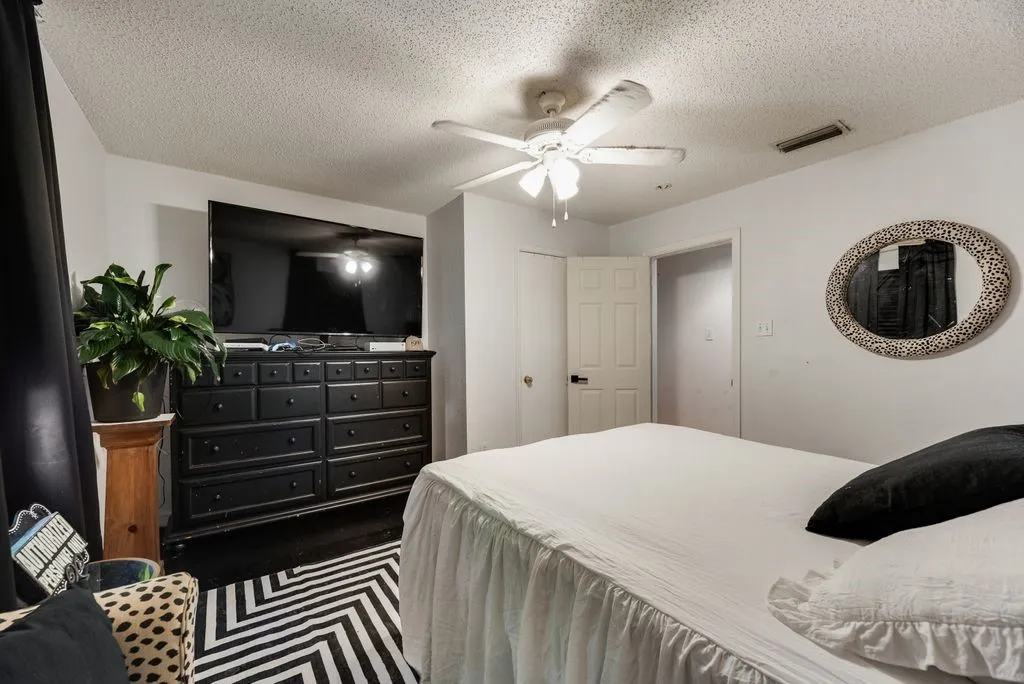 Single Family Residence For Sale in Dallas County , 413 Francis Street, Seagoville, Texas 75159, 2 Bedroom, 2 Bathroom, 2 Garage spaces, 1,994 Sqft, built in 1993, mls#21378219, Real Estate Agent in Seagoville, Homes For Sale in Dallas county, Homes For Sale in Seagoville, Realtor in Seagoville Texas, Real Estate Brokerage Independent Realty Texas, Luminita Cordes Realtor