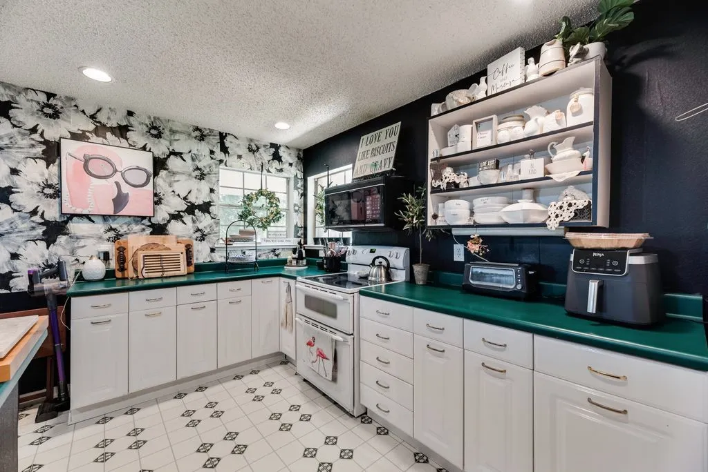 Single Family Residence For Sale in Dallas County , 413 Francis Street, Seagoville, Texas 75159, 2 Bedroom, 2 Bathroom, 2 Garage spaces, 1,994 Sqft, built in 1993, mls#21378219, Real Estate Agent in Seagoville, Homes For Sale in Dallas county, Homes For Sale in Seagoville, Realtor in Seagoville Texas, Real Estate Brokerage Independent Realty Texas, Luminita Cordes Realtor