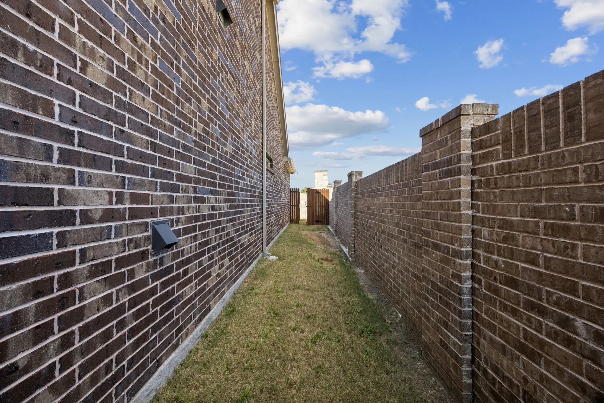 Single Family Residence For Rent in Collin County , 200 Golden Harvest Drive, Princeton, Texas 75071, 4 Bedroom, 4 Bathroom, 2 Garage spaces, 3,109 Sqft, built in 2023, mls#21378639, Real Estate Agent in Princeton, Homes For Rent in Collin county, Homes For Rent in Princeton, Realtor in Princeton Texas, Real Estate Brokerage Independent Realty Texas, Luminita Cordes Realtor