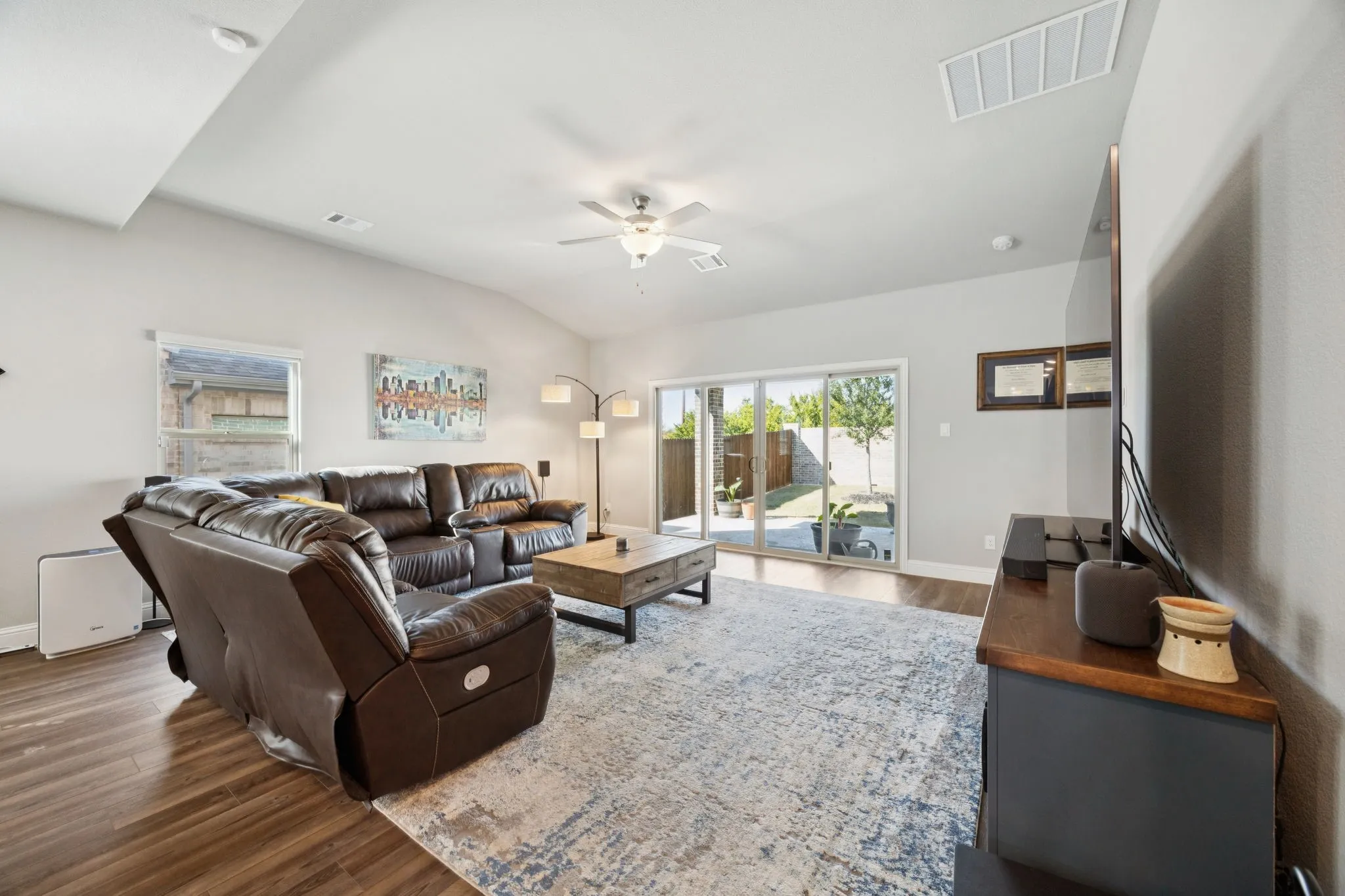 Single Family Residence For Rent in Collin County , 200 Golden Harvest Drive, Princeton, Texas 75071, 4 Bedroom, 4 Bathroom, 2 Garage spaces, 3,109 Sqft, built in 2023, mls#21378639, Real Estate Agent in Princeton, Homes For Rent in Collin county, Homes For Rent in Princeton, Realtor in Princeton Texas, Real Estate Brokerage Independent Realty Texas, Luminita Cordes Realtor
