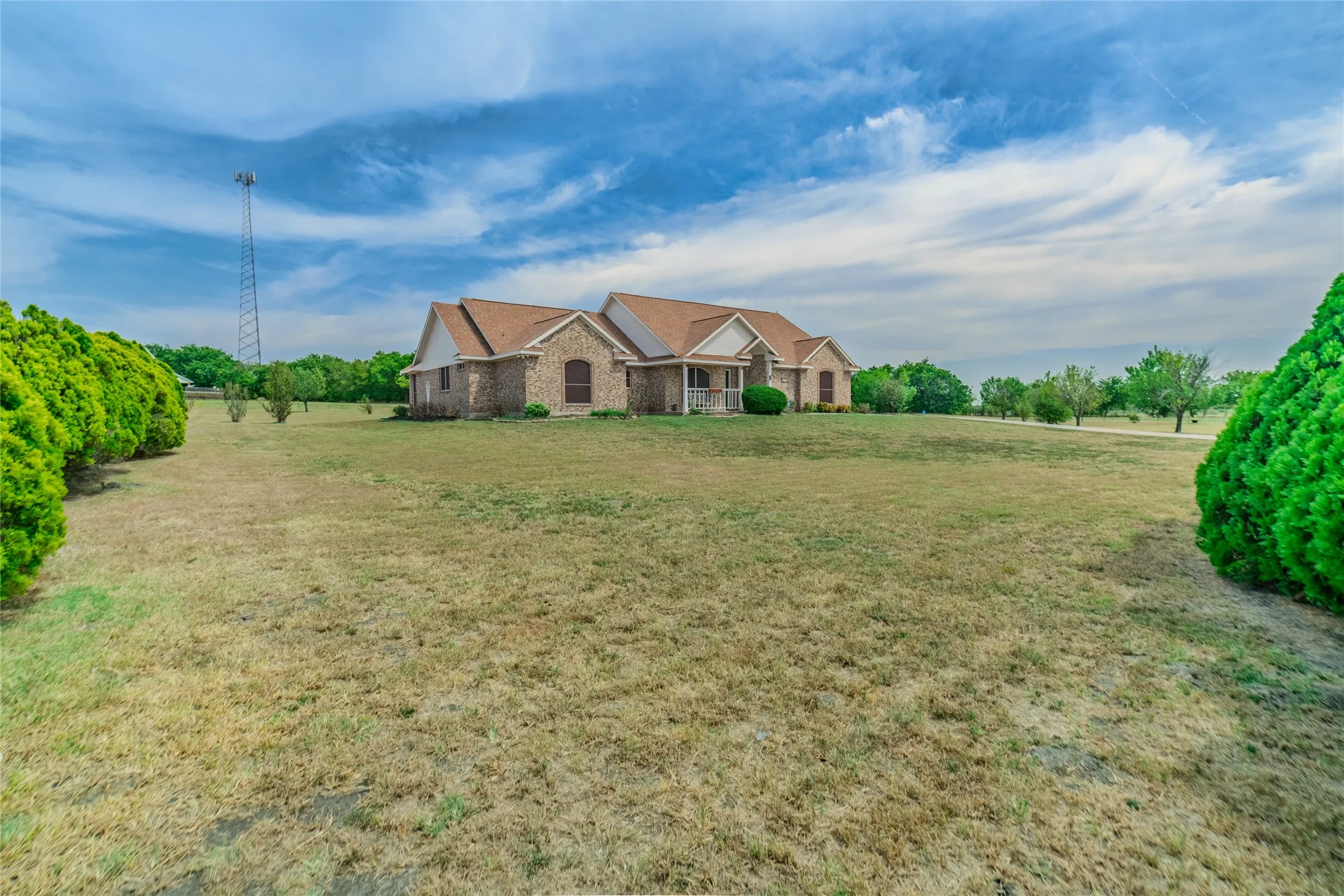 Single Family Residence For Sale in Hunt County , 8019 Irma Drive, Royse City, Texas 75189, 3 Bedroom, 2 Bathroom, 2 Garage spaces, 2,076 Sqft, built in 2003, mls#21378643, Real Estate Agent in Royse City, Homes For Sale in Hunt county, Homes For Sale in Royse City, Realtor in Royse City Texas, Real Estate Brokerage Independent Realty Texas, Luminita Cordes Realtor