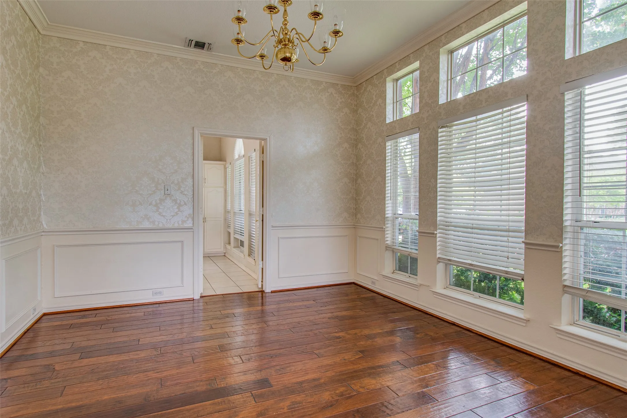 Single Family Residence For Rent in Collin County , 18532 Bay Pines Lane, Dallas, Texas 75287, 4 Bedroom, 3 Bathroom, 2 Garage spaces, 2,658 Sqft, built in 1988, mls#21378645, Real Estate Agent in Dallas, Homes For Rent in Collin county, Homes For Rent in Dallas, Realtor in Dallas Texas, Real Estate Brokerage Independent Realty Texas, Luminita Cordes Realtor