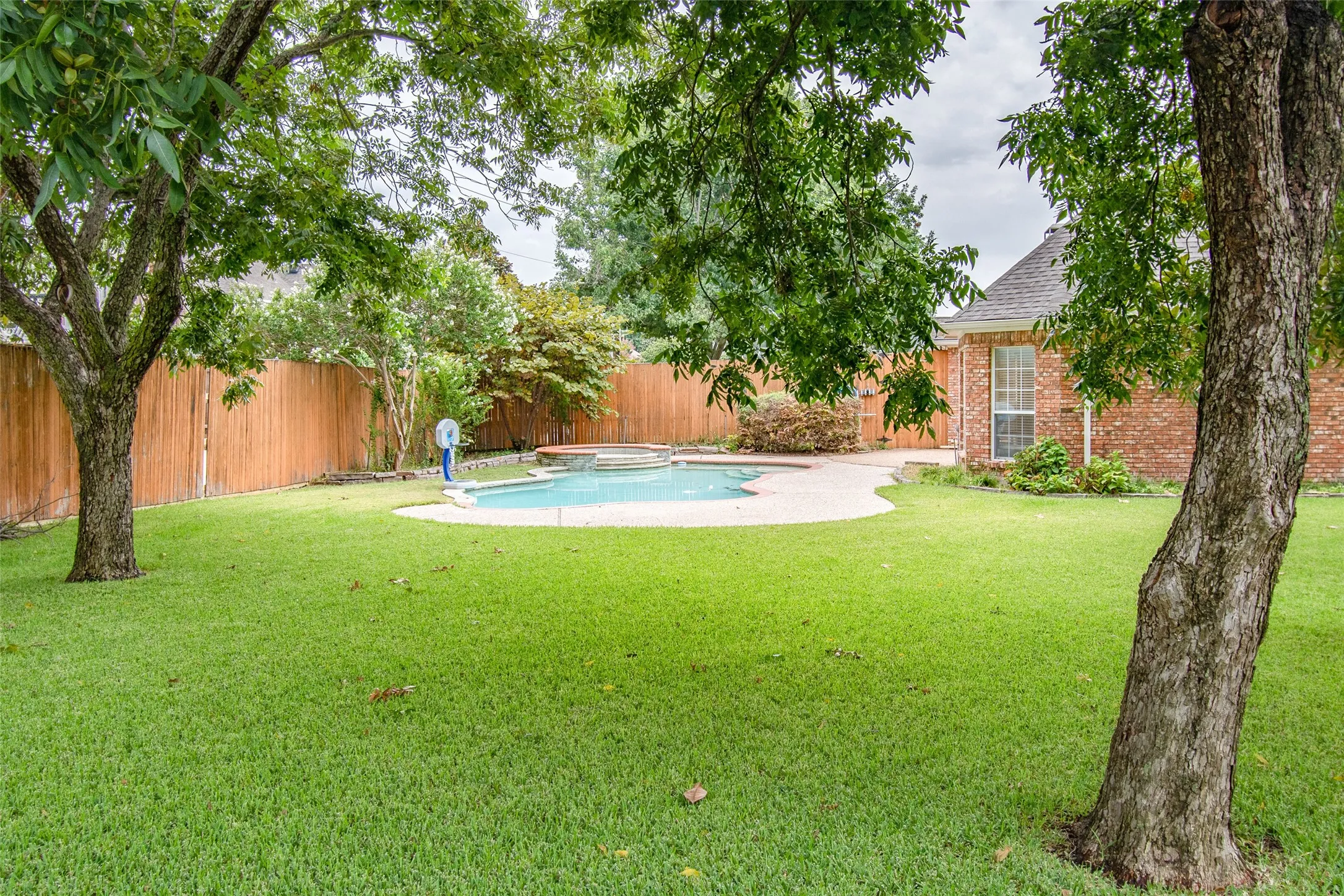 Single Family Residence For Rent in Collin County , 18532 Bay Pines Lane, Dallas, Texas 75287, 4 Bedroom, 3 Bathroom, 2 Garage spaces, 2,658 Sqft, built in 1988, mls#21378645, Real Estate Agent in Dallas, Homes For Rent in Collin county, Homes For Rent in Dallas, Realtor in Dallas Texas, Real Estate Brokerage Independent Realty Texas, Luminita Cordes Realtor