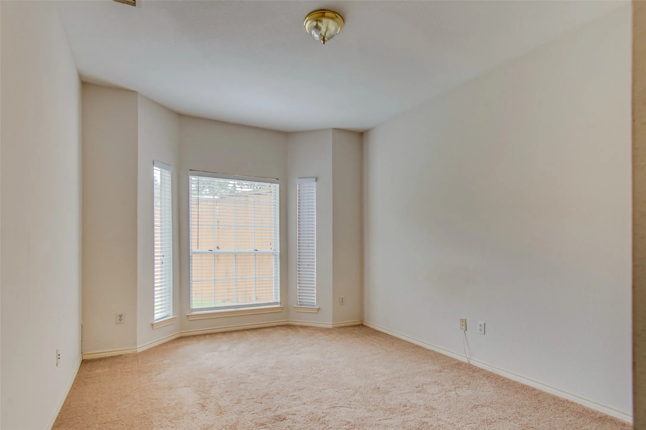Single Family Residence For Rent in Collin County , 18532 Bay Pines Lane, Dallas, Texas 75287, 4 Bedroom, 3 Bathroom, 2 Garage spaces, 2,658 Sqft, built in 1988, mls#21378645, Real Estate Agent in Dallas, Homes For Rent in Collin county, Homes For Rent in Dallas, Realtor in Dallas Texas, Real Estate Brokerage Independent Realty Texas, Luminita Cordes Realtor