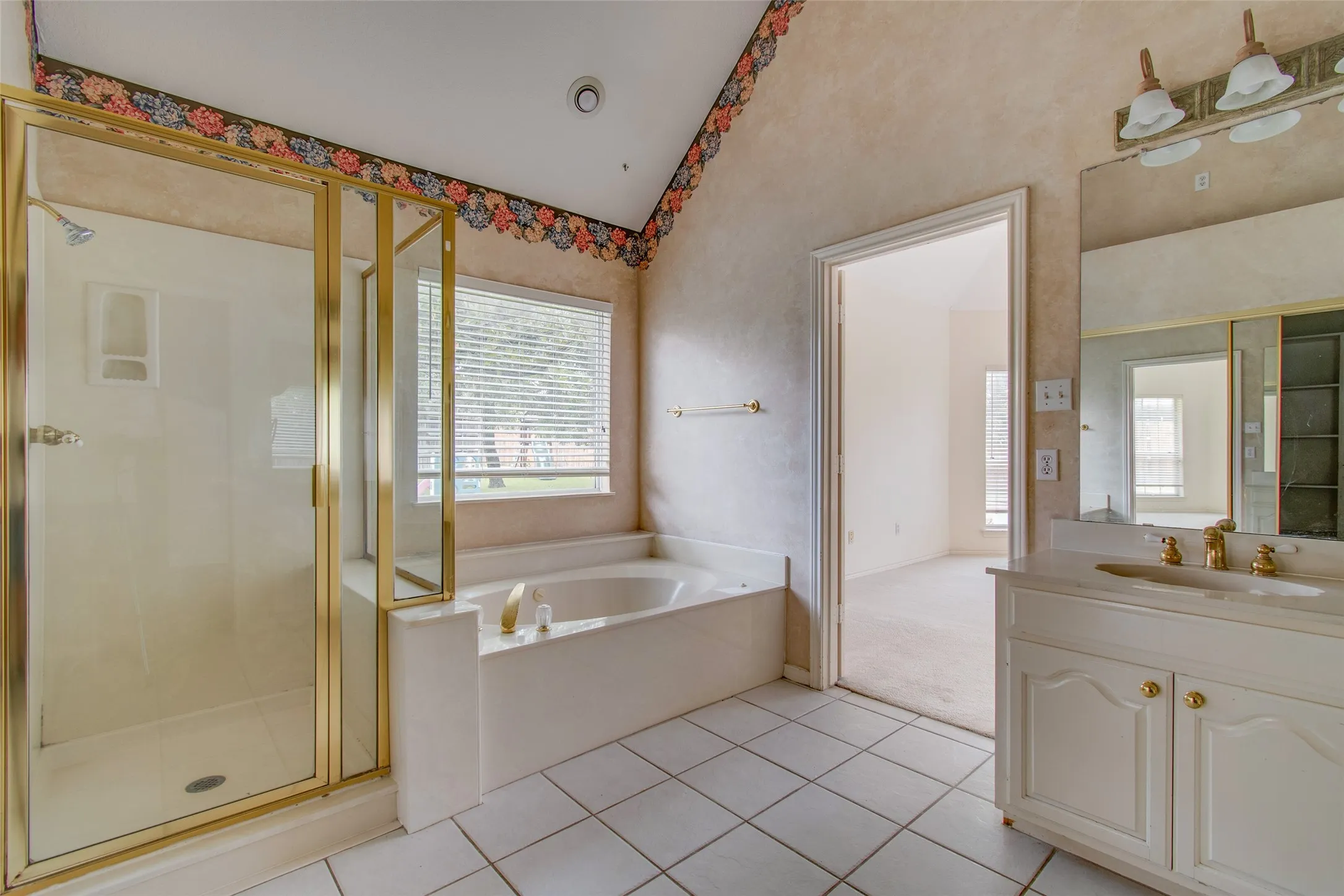 Single Family Residence For Rent in Collin County , 18532 Bay Pines Lane, Dallas, Texas 75287, 4 Bedroom, 3 Bathroom, 2 Garage spaces, 2,658 Sqft, built in 1988, mls#21378645, Real Estate Agent in Dallas, Homes For Rent in Collin county, Homes For Rent in Dallas, Realtor in Dallas Texas, Real Estate Brokerage Independent Realty Texas, Luminita Cordes Realtor