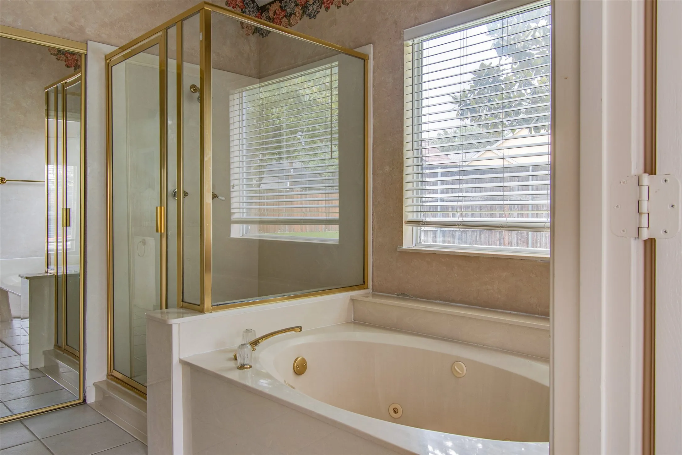 Single Family Residence For Rent in Collin County , 18532 Bay Pines Lane, Dallas, Texas 75287, 4 Bedroom, 3 Bathroom, 2 Garage spaces, 2,658 Sqft, built in 1988, mls#21378645, Real Estate Agent in Dallas, Homes For Rent in Collin county, Homes For Rent in Dallas, Realtor in Dallas Texas, Real Estate Brokerage Independent Realty Texas, Luminita Cordes Realtor