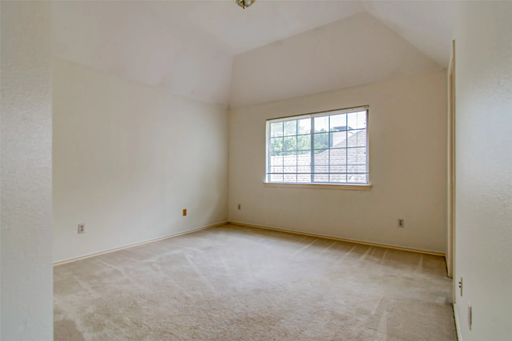 Single Family Residence For Rent in Collin County , 18532 Bay Pines Lane, Dallas, Texas 75287, 4 Bedroom, 3 Bathroom, 2 Garage spaces, 2,658 Sqft, built in 1988, mls#21378645, Real Estate Agent in Dallas, Homes For Rent in Collin county, Homes For Rent in Dallas, Realtor in Dallas Texas, Real Estate Brokerage Independent Realty Texas, Luminita Cordes Realtor