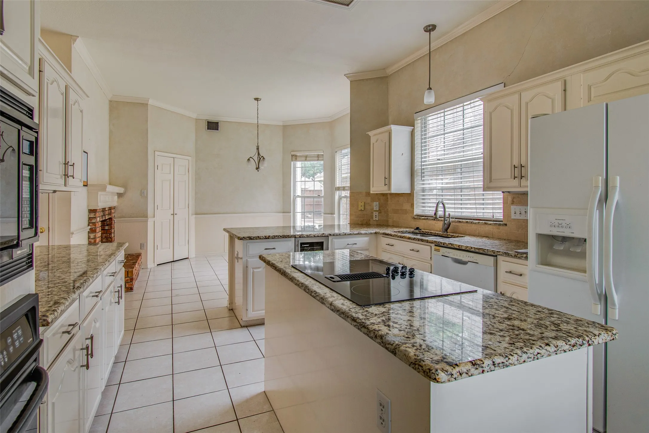 Single Family Residence For Rent in Collin County , 18532 Bay Pines Lane, Dallas, Texas 75287, 4 Bedroom, 3 Bathroom, 2 Garage spaces, 2,658 Sqft, built in 1988, mls#21378645, Real Estate Agent in Dallas, Homes For Rent in Collin county, Homes For Rent in Dallas, Realtor in Dallas Texas, Real Estate Brokerage Independent Realty Texas, Luminita Cordes Realtor