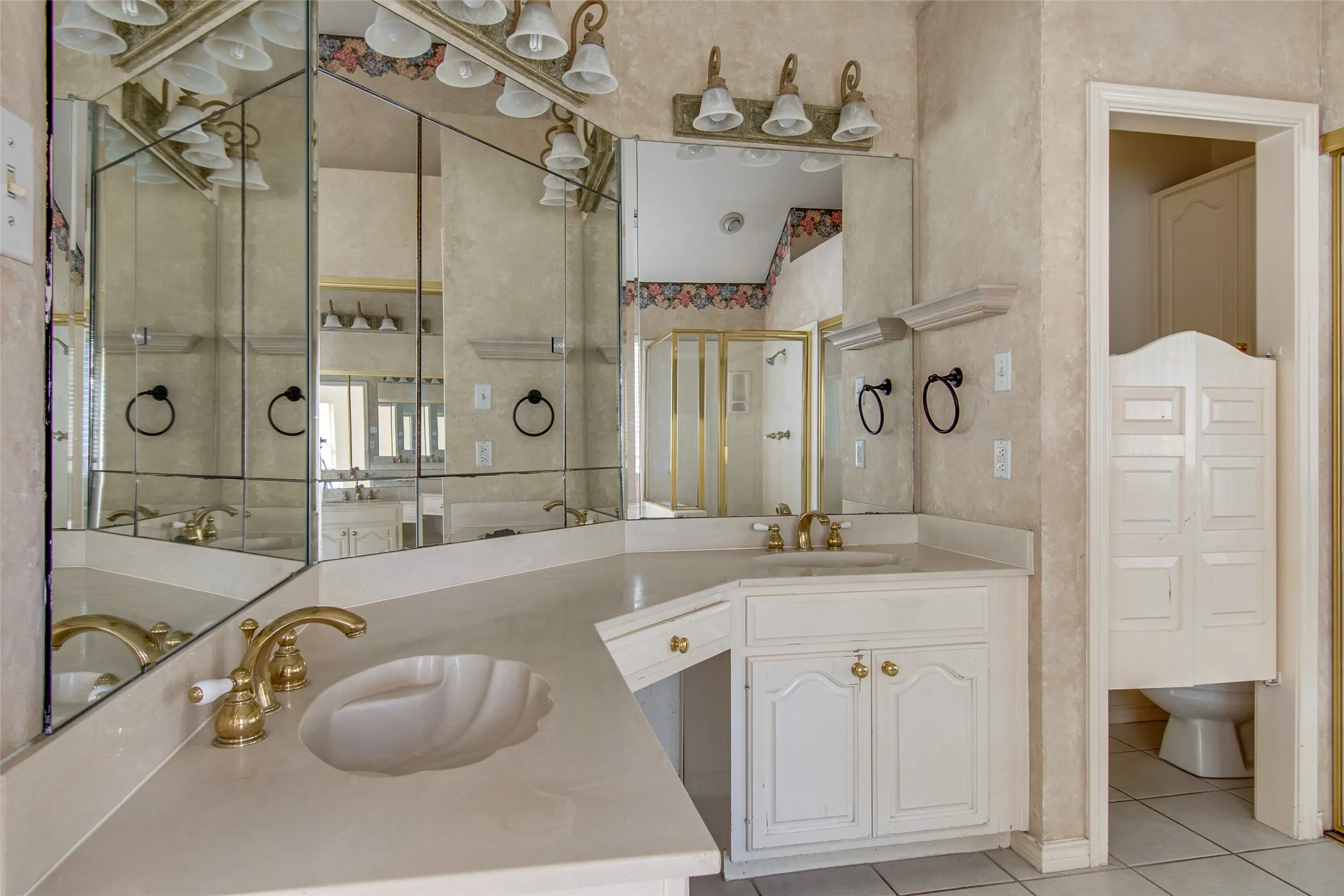 Single Family Residence For Rent in Collin County , 18532 Bay Pines Lane, Dallas, Texas 75287, 4 Bedroom, 3 Bathroom, 2 Garage spaces, 2,658 Sqft, built in 1988, mls#21378645, Real Estate Agent in Dallas, Homes For Rent in Collin county, Homes For Rent in Dallas, Realtor in Dallas Texas, Real Estate Brokerage Independent Realty Texas, Luminita Cordes Realtor