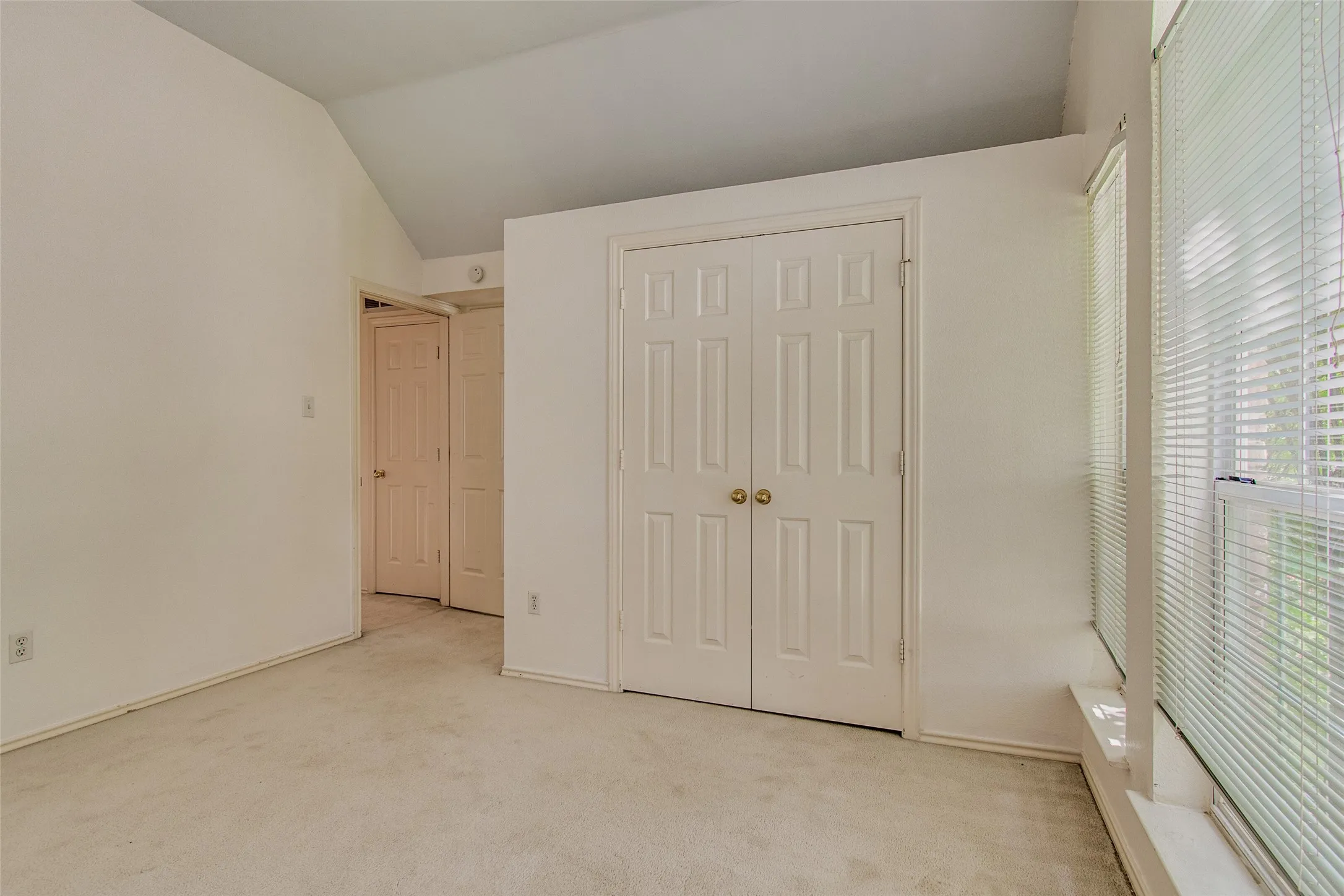 Single Family Residence For Rent in Collin County , 18532 Bay Pines Lane, Dallas, Texas 75287, 4 Bedroom, 3 Bathroom, 2 Garage spaces, 2,658 Sqft, built in 1988, mls#21378645, Real Estate Agent in Dallas, Homes For Rent in Collin county, Homes For Rent in Dallas, Realtor in Dallas Texas, Real Estate Brokerage Independent Realty Texas, Luminita Cordes Realtor
