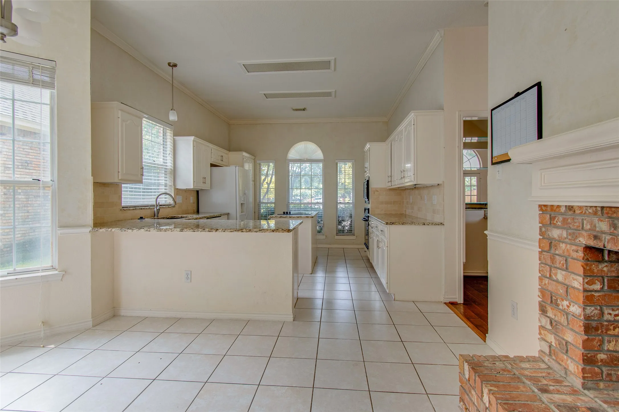 Single Family Residence For Rent in Collin County , 18532 Bay Pines Lane, Dallas, Texas 75287, 4 Bedroom, 3 Bathroom, 2 Garage spaces, 2,658 Sqft, built in 1988, mls#21378645, Real Estate Agent in Dallas, Homes For Rent in Collin county, Homes For Rent in Dallas, Realtor in Dallas Texas, Real Estate Brokerage Independent Realty Texas, Luminita Cordes Realtor