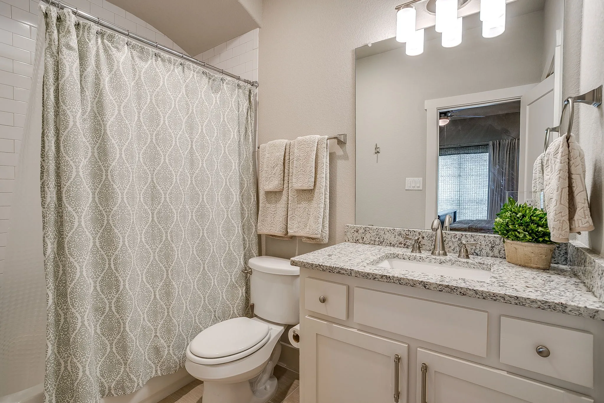 Townhouse For Sale in Tarrant County , 307 Templeton Drive, Fort Worth, Texas 76107, 3 Bedroom, 4 Bathroom, 2 Garage spaces, 2,386 Sqft, built in 2016, mls#21346430, Real Estate Agent in Fort Worth, Homes For Sale in Tarrant county, Homes For Sale in Fort Worth, Realtor in Fort Worth Texas, Real Estate Brokerage Independent Realty Texas, Luminita Cordes Realtor