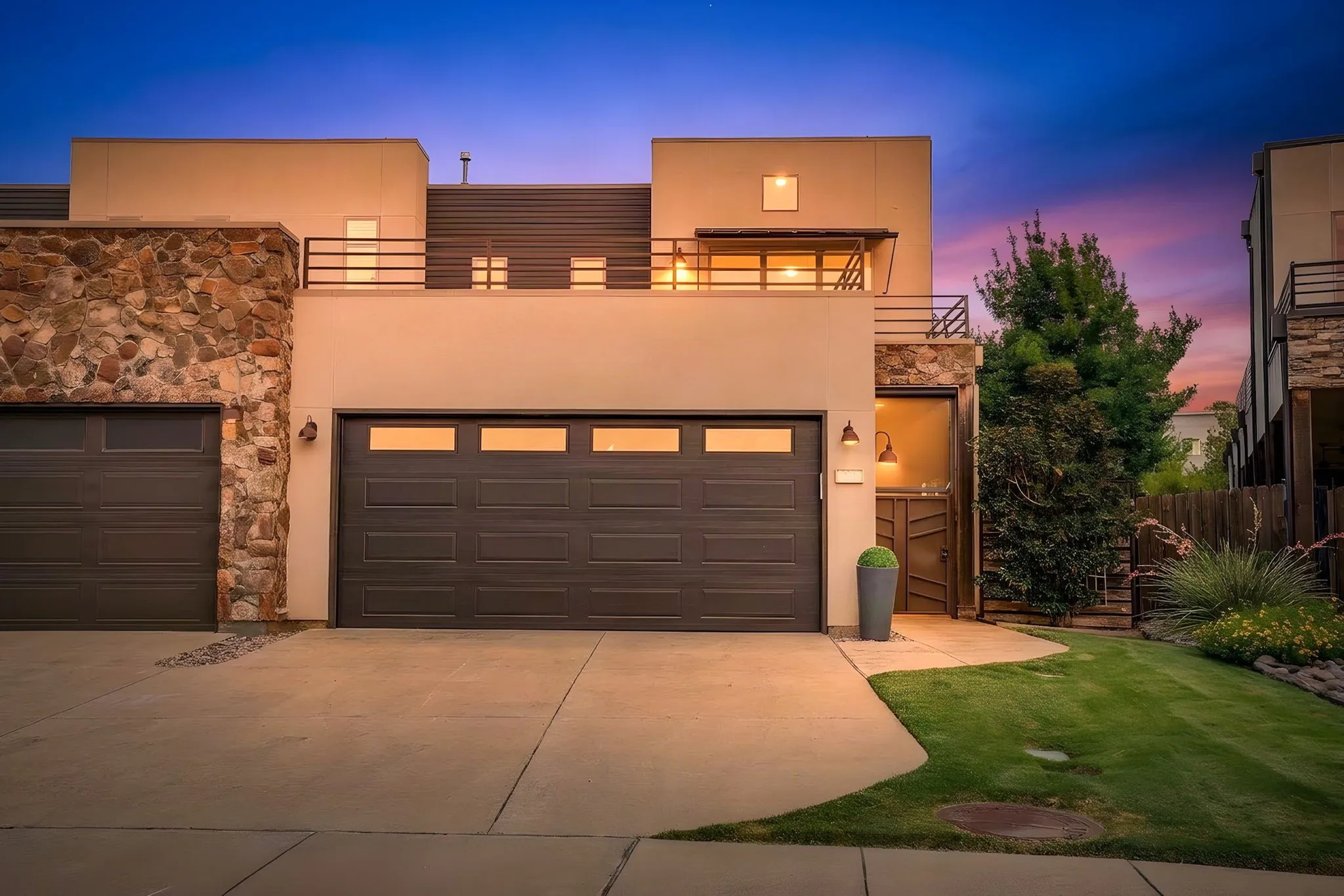 Townhouse For Sale in Tarrant County , 307 Templeton Drive, Fort Worth, Texas 76107, 3 Bedroom, 4 Bathroom, 2 Garage spaces, 2,386 Sqft, built in 2016, mls#21346430, Real Estate Agent in Fort Worth, Homes For Sale in Tarrant county, Homes For Sale in Fort Worth, Realtor in Fort Worth Texas, Real Estate Brokerage Independent Realty Texas, Luminita Cordes Realtor